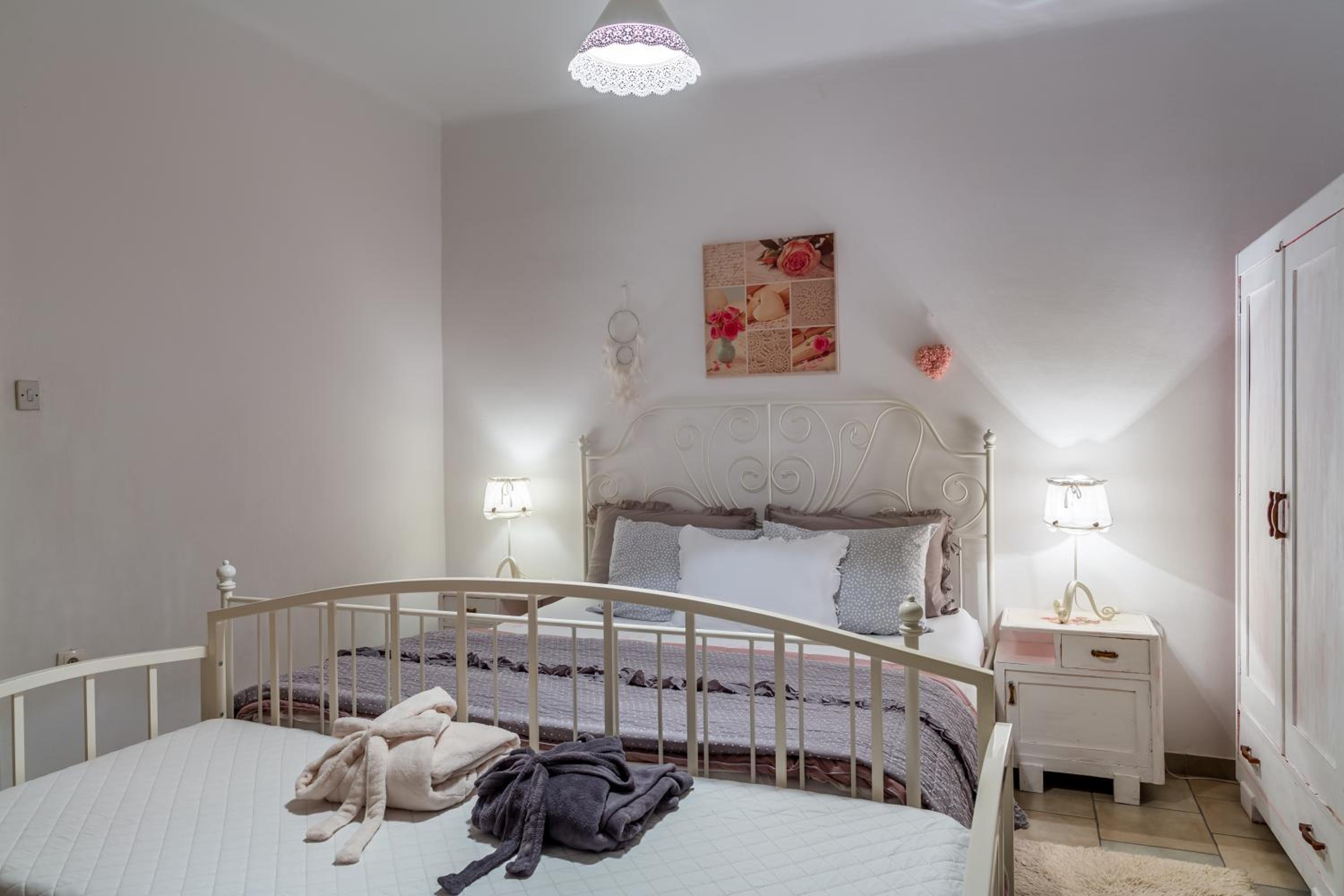 Two-Bedroom House - Photo 6