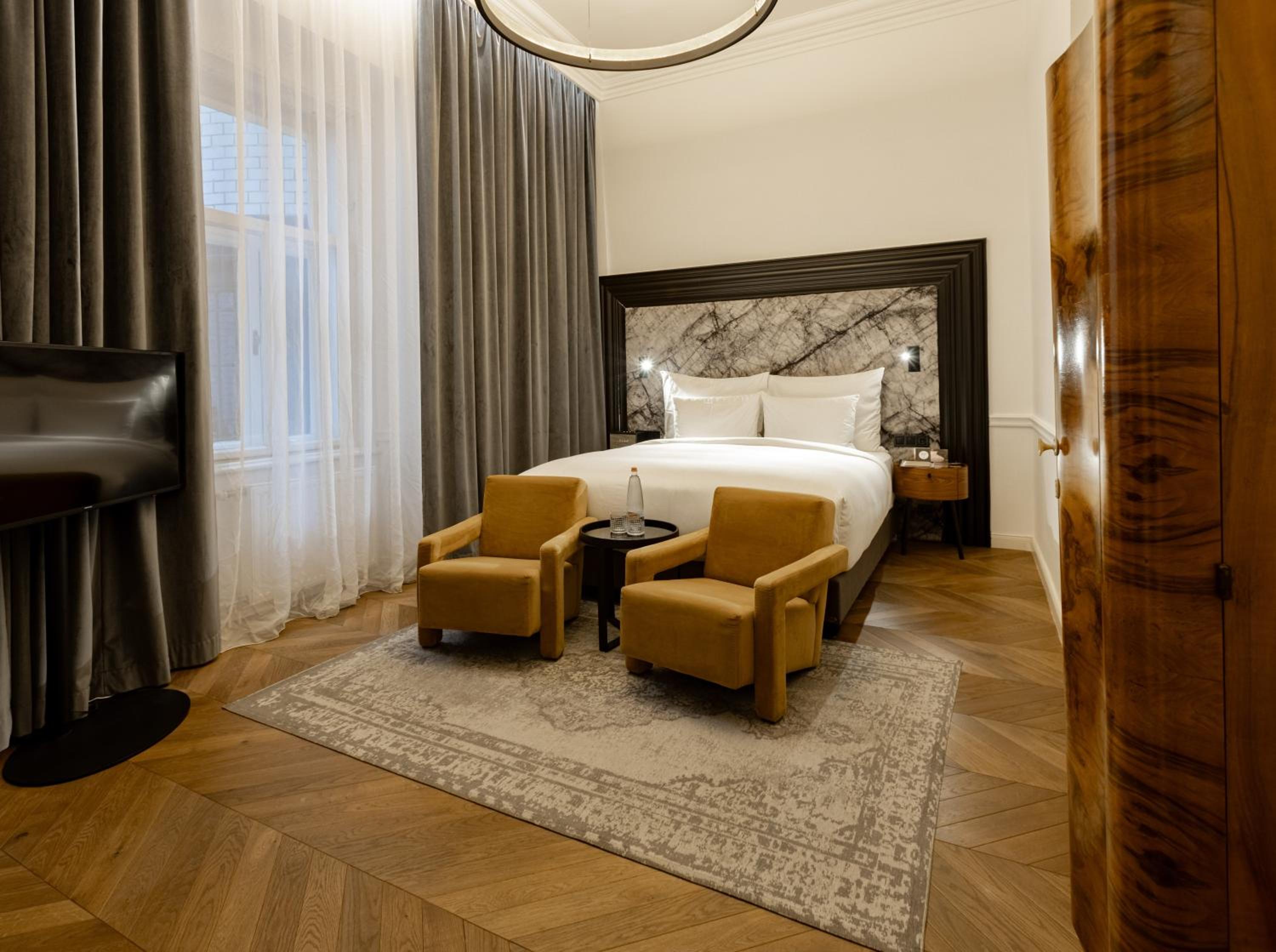 Superior Double Room with Courtyard View - Photo 5