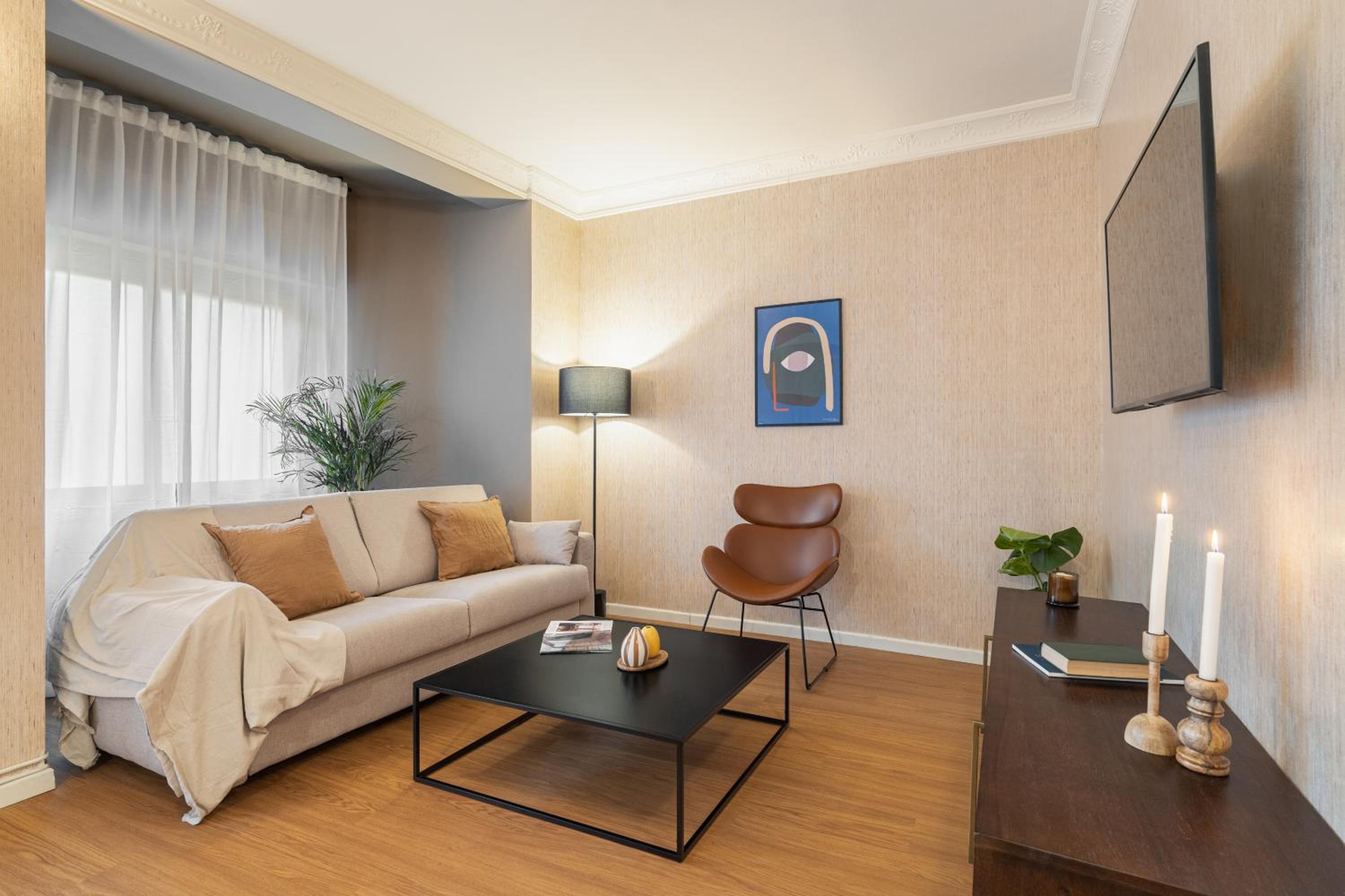 Apartamento con Balcón