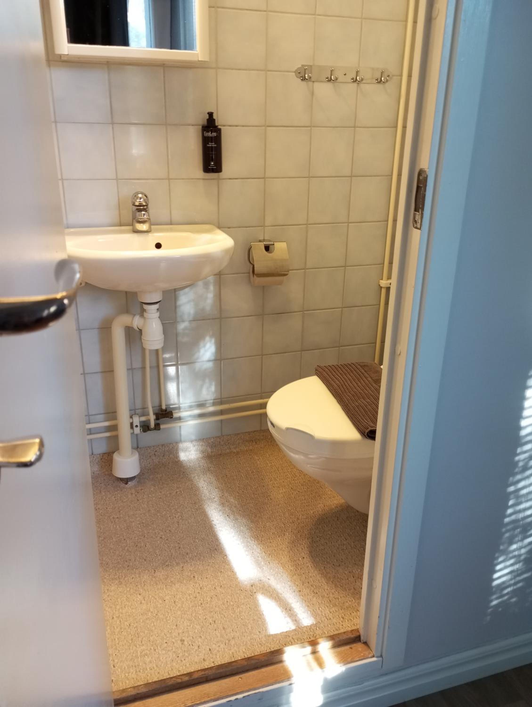 Double Room with Private Bathroom - Photo 3