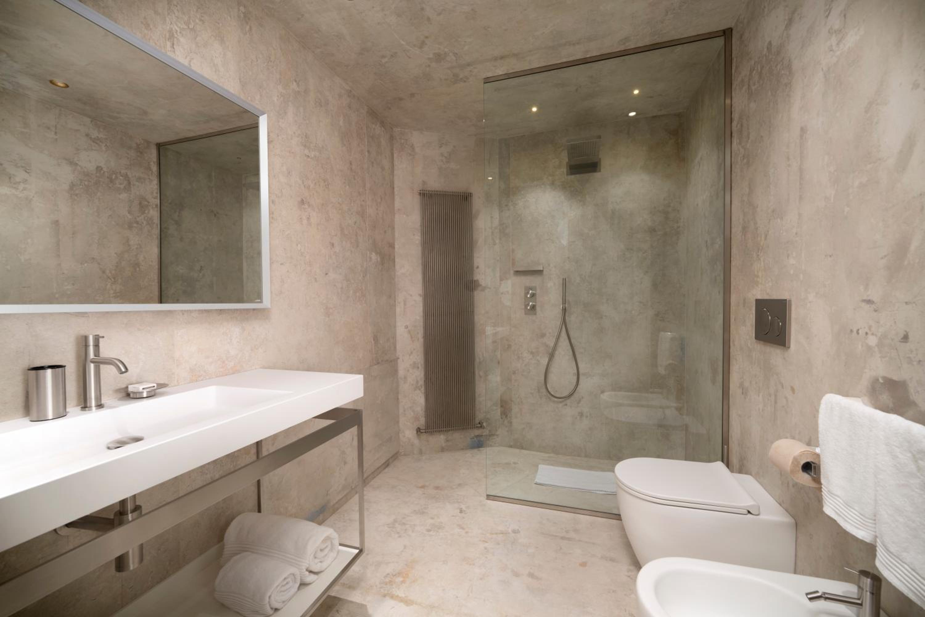 Deluxe Double or Twin Room - Photo 5