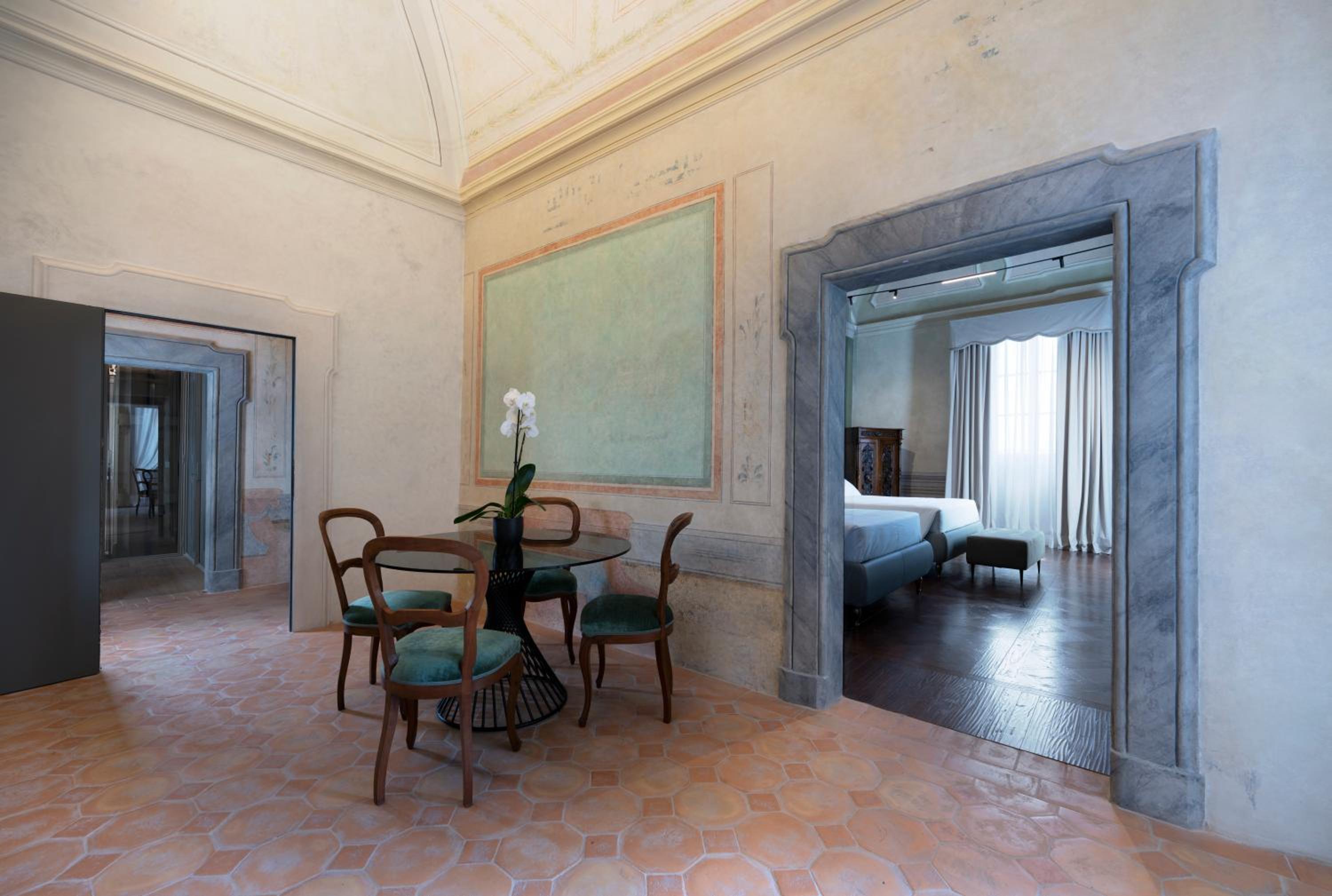 Deluxe Family Room photo 3