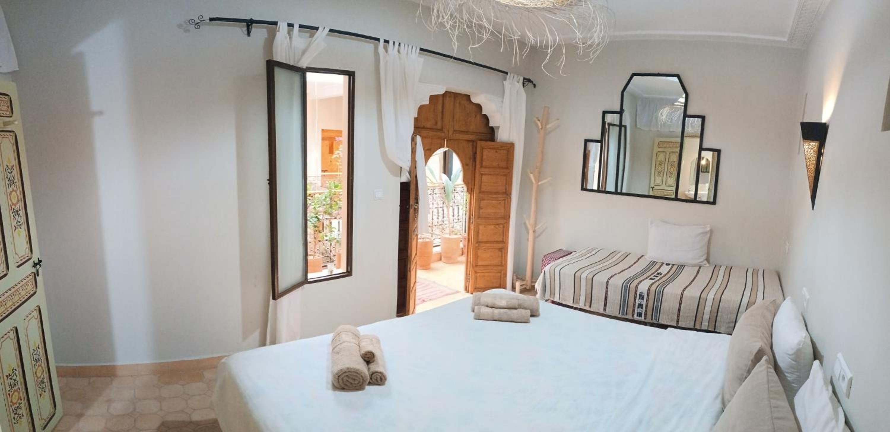 Double Room - Photo 2