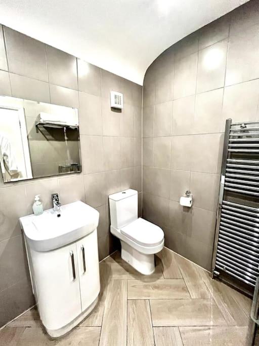 Superior One-Bedroom Apartment - First Floor - Photo 3