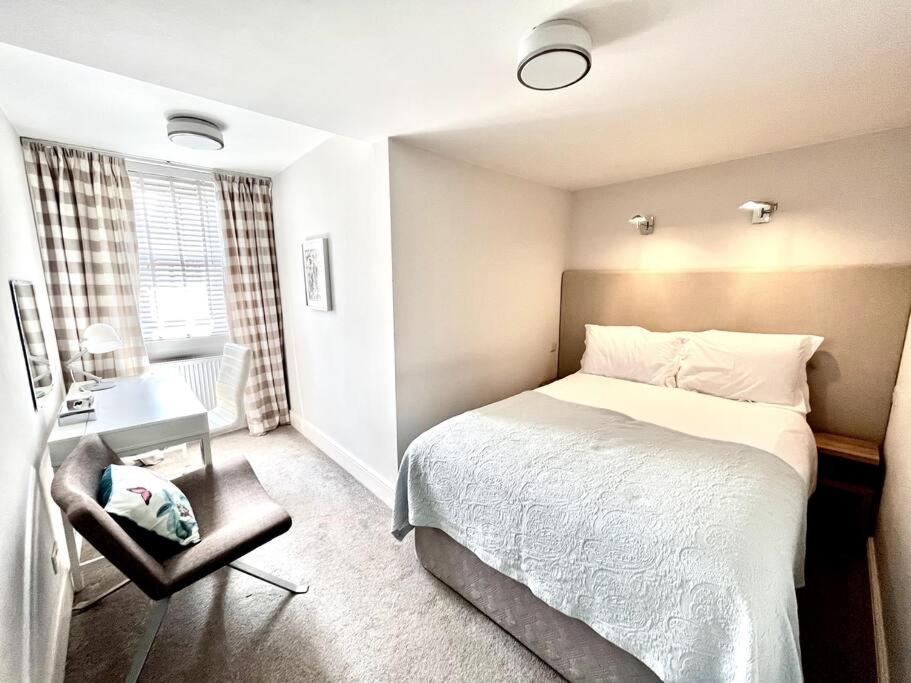 Superior One-Bedroom Apartment - First Floor - Photo 1