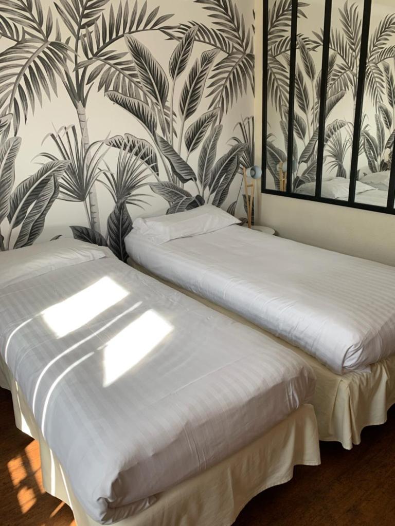 Twin Room with Garden View - Photo 3