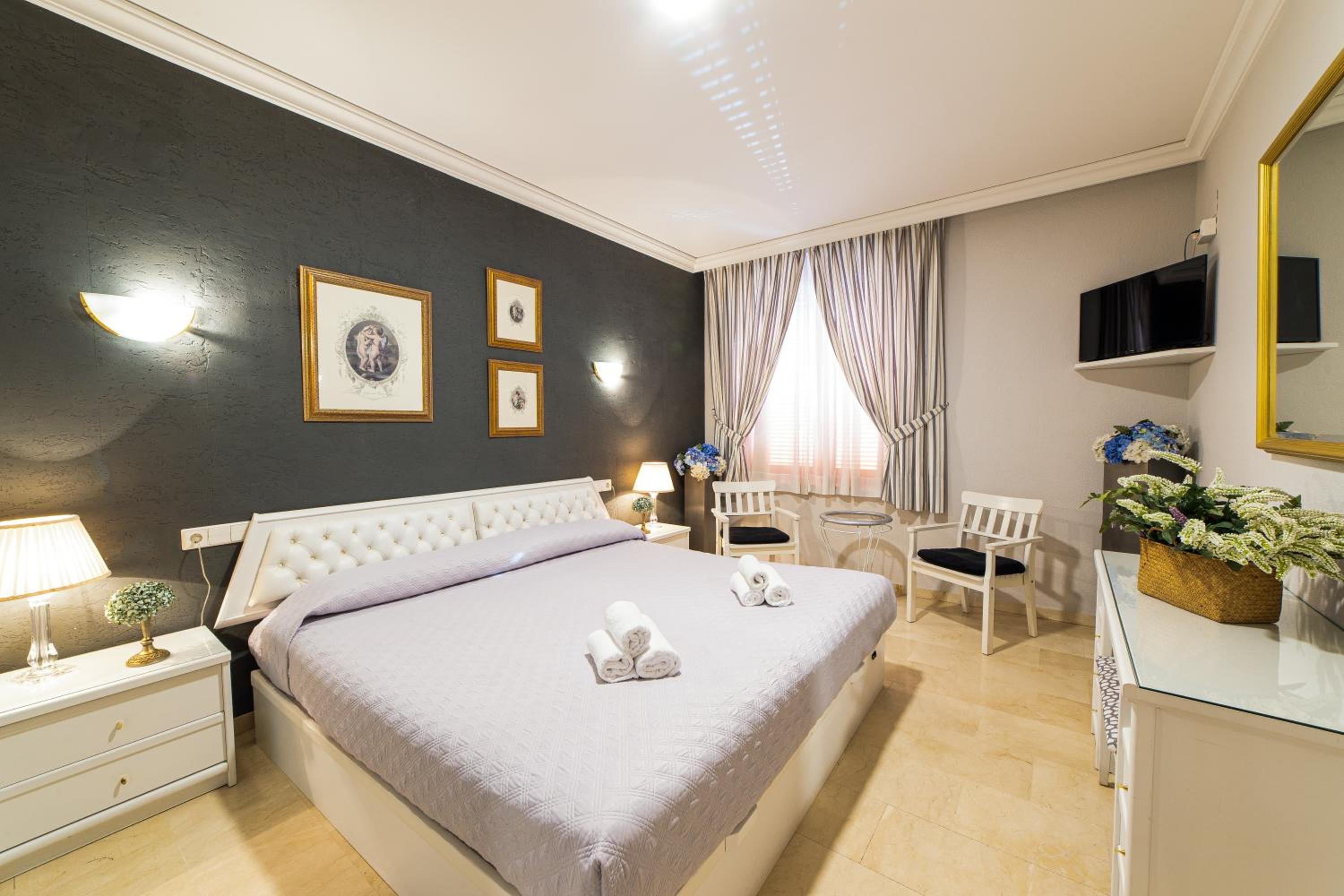 Double or Twin Room photo 2