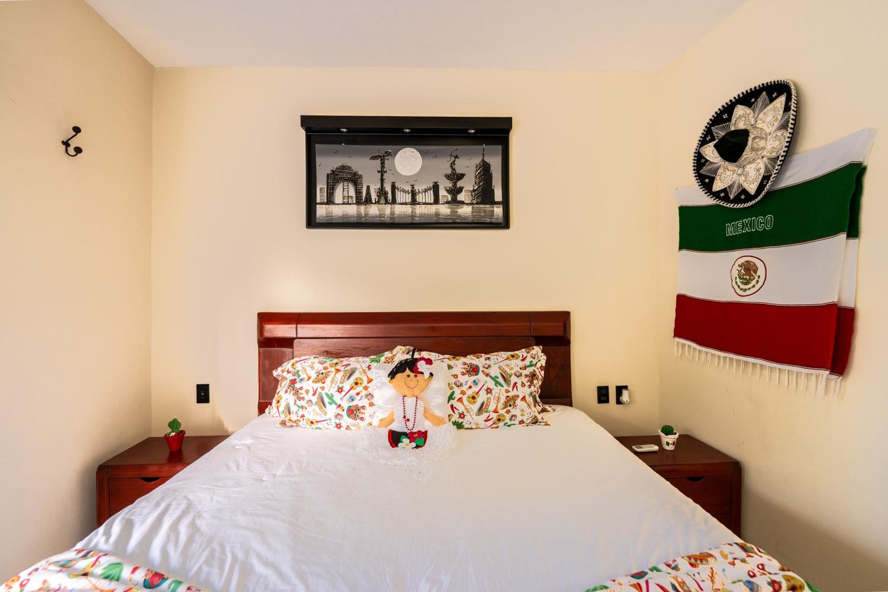 Queen Room with Balcony photo 2