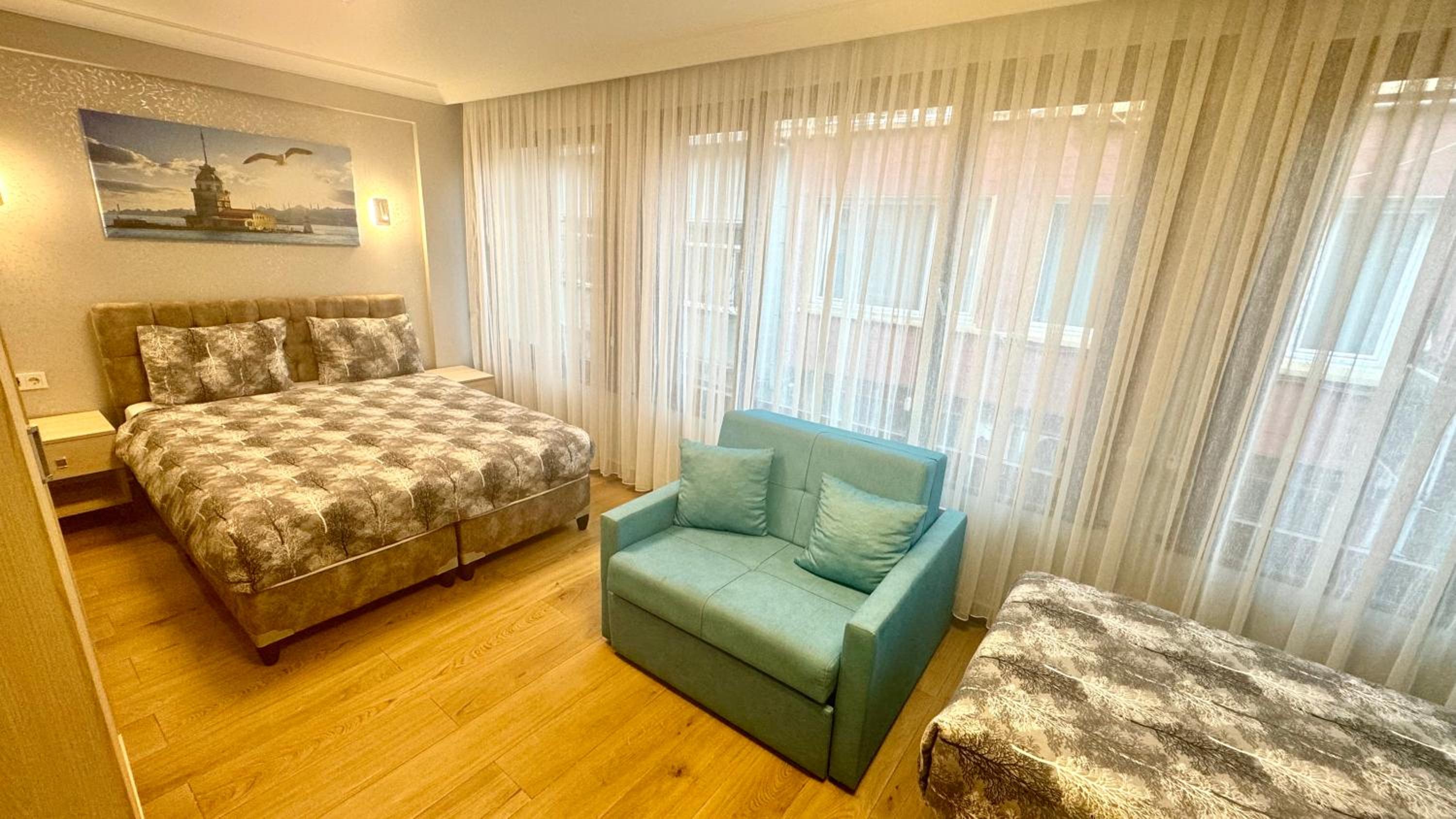 King Studio with Sofa Bed photo 3