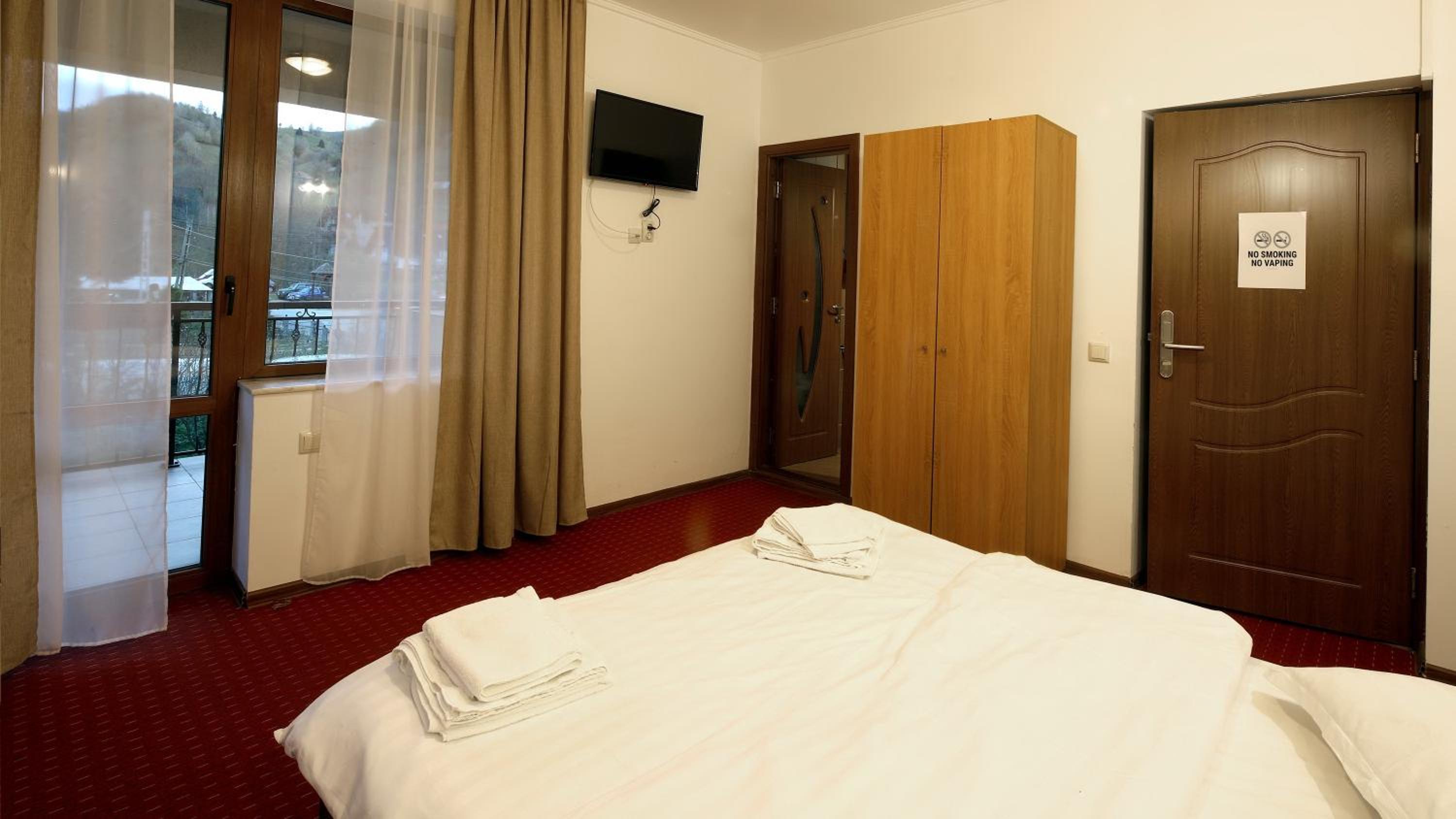 Deluxe Double Room with Balcony - Photo 2