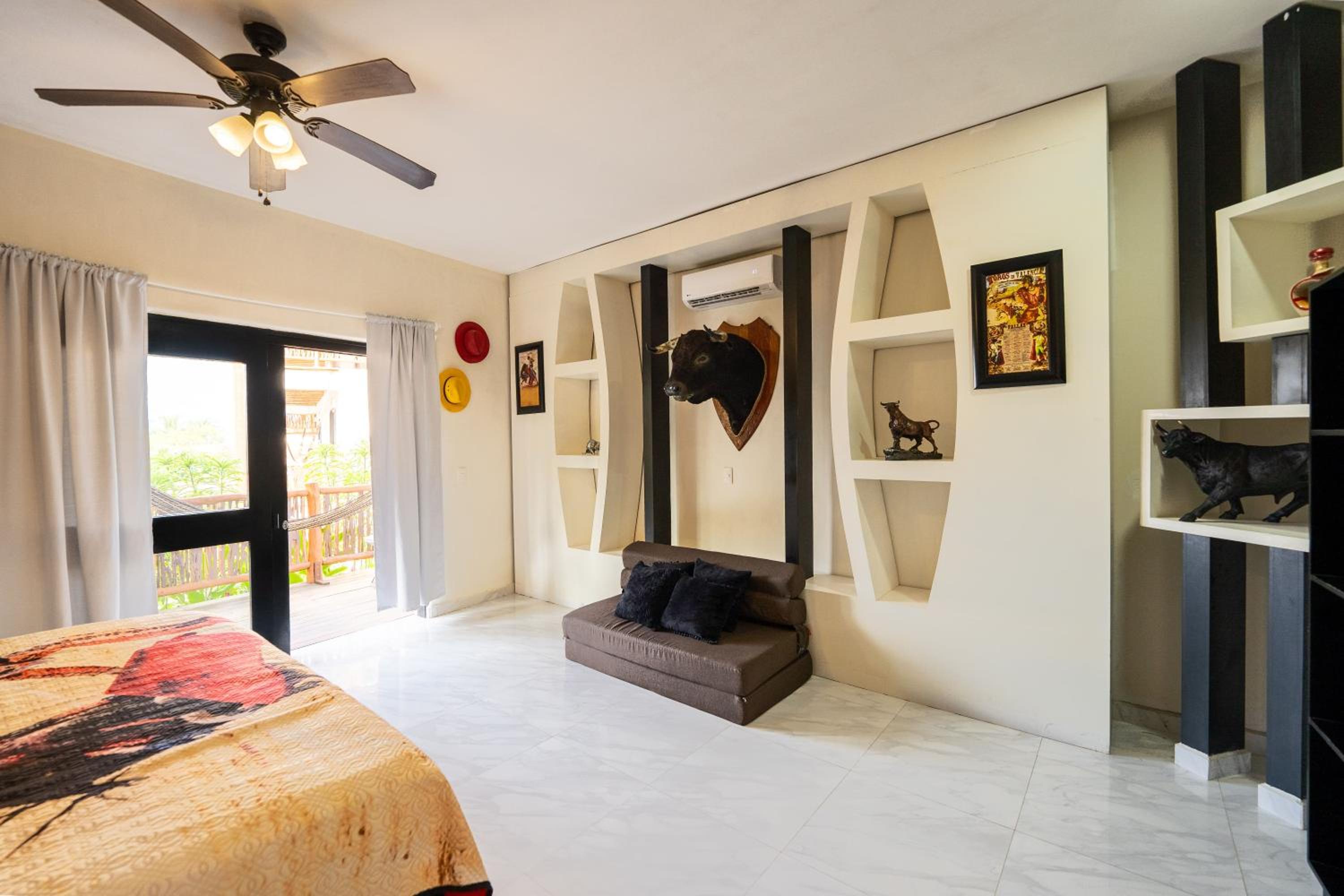King Room with Pool View photo 2