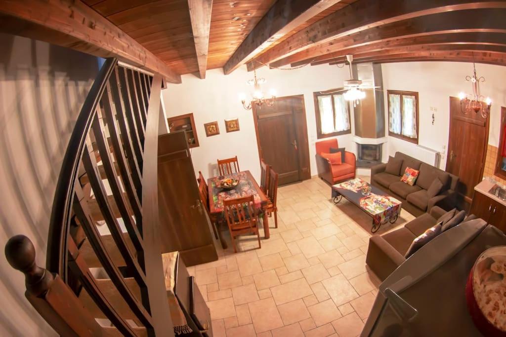 Villa - Photo 1