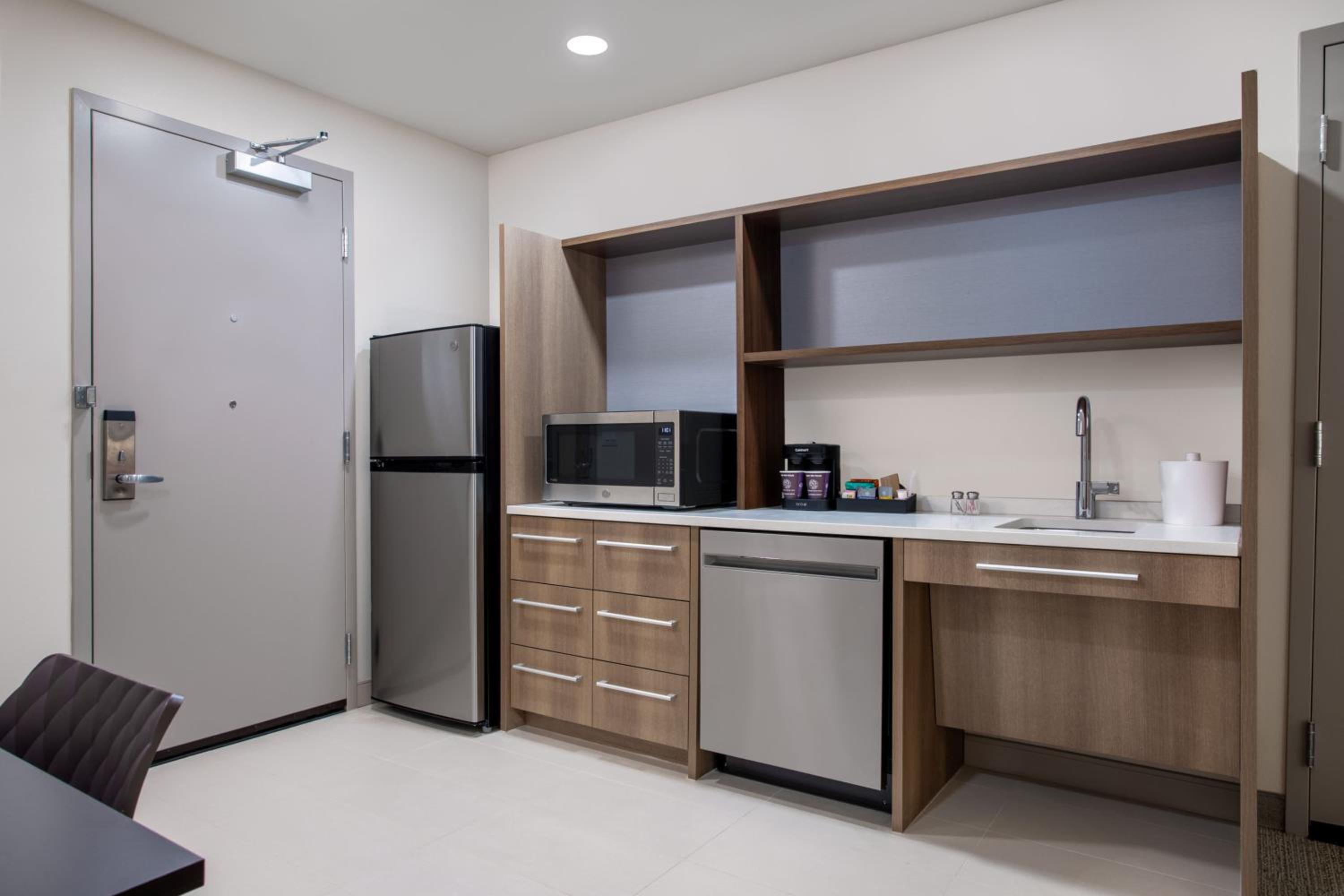 King Studio - Hearing Accessible  - Photo 5