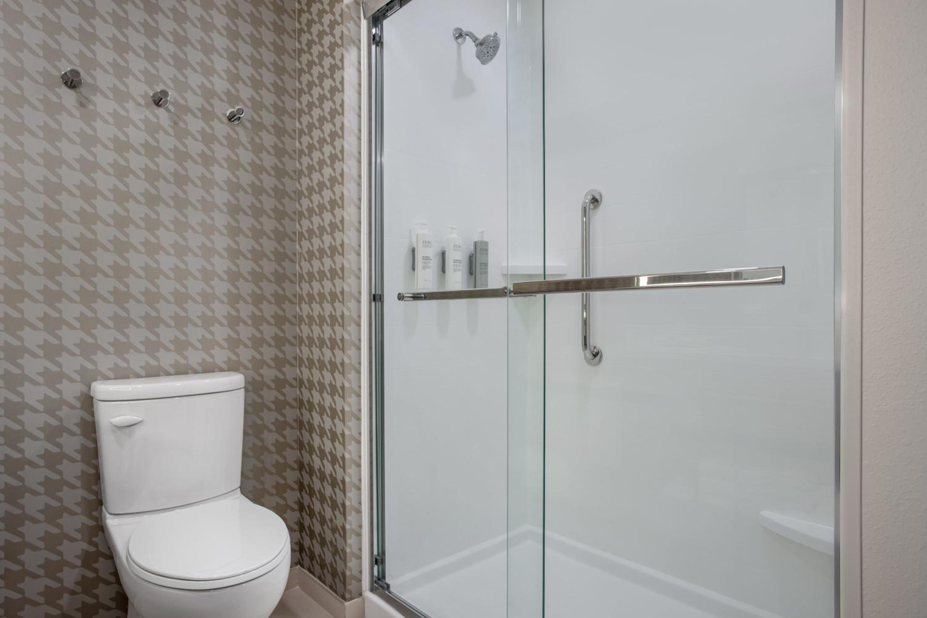 King Studio - Hearing Accessible  - Photo 6
