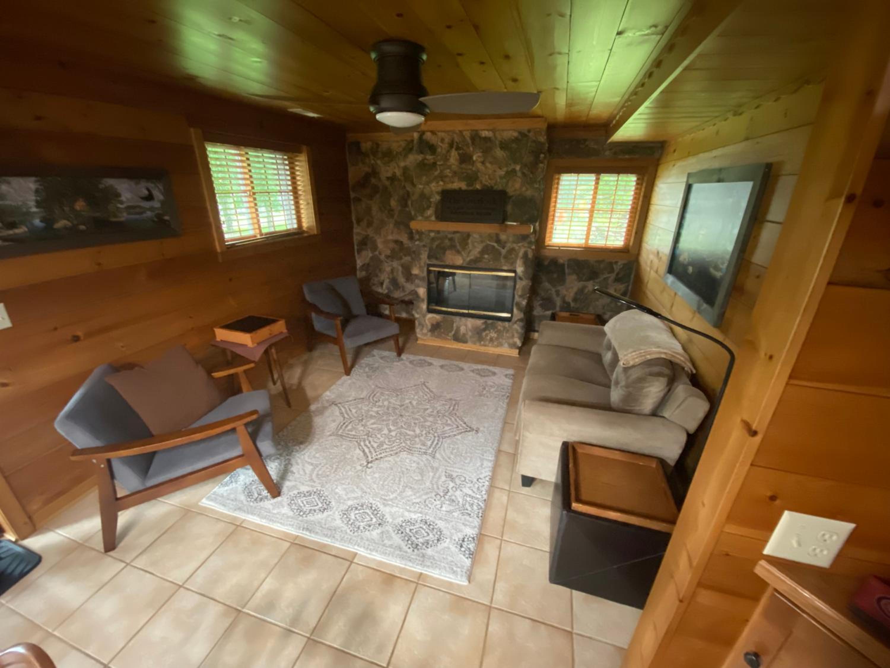 One-Bedroom House photo 1