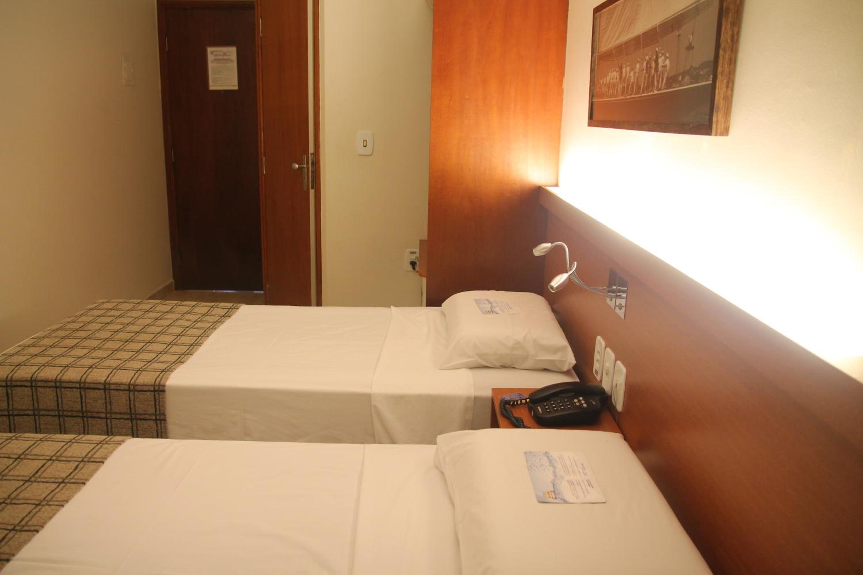 Deluxe Twin Room photo 2