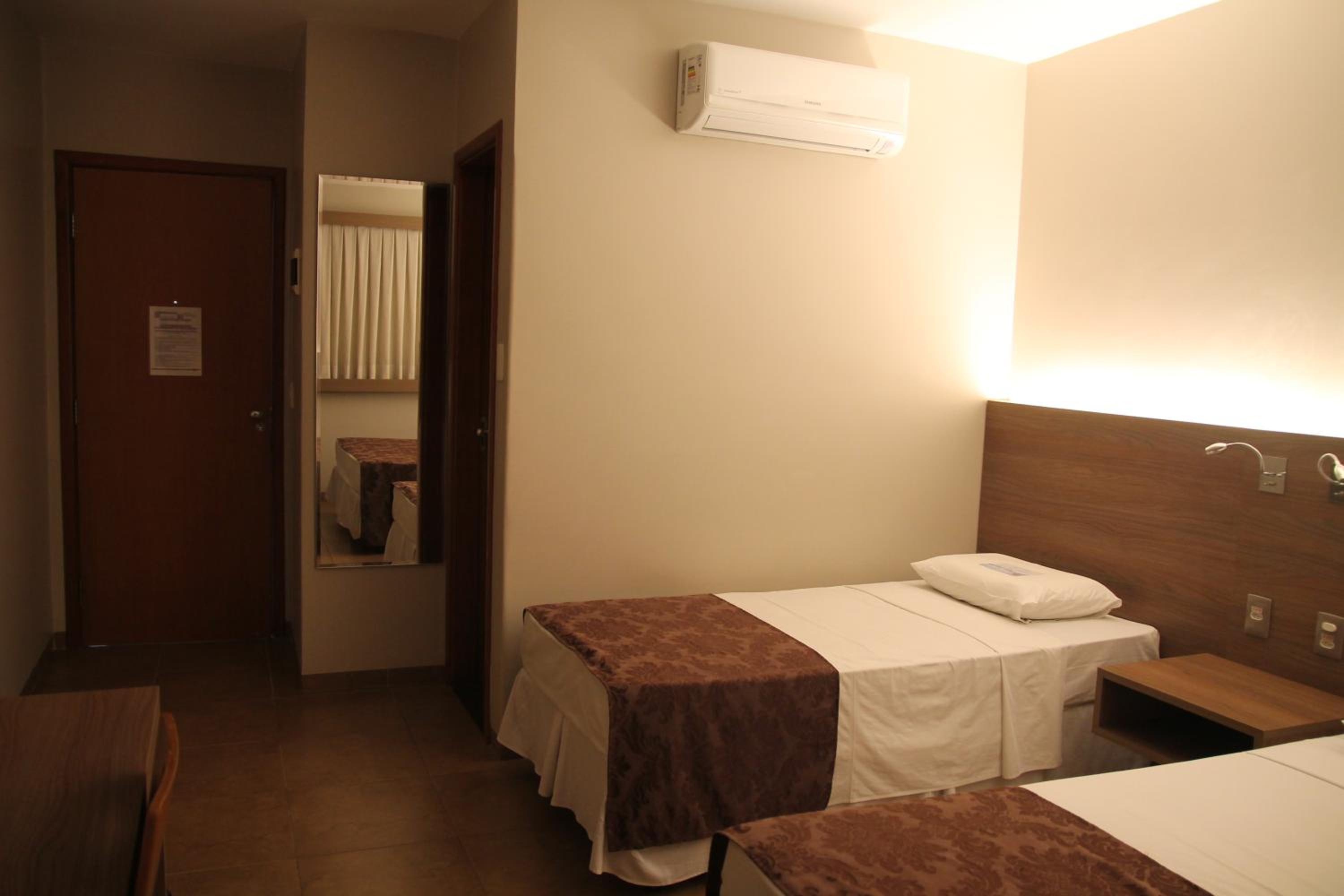 Premium Twin Room photo 3