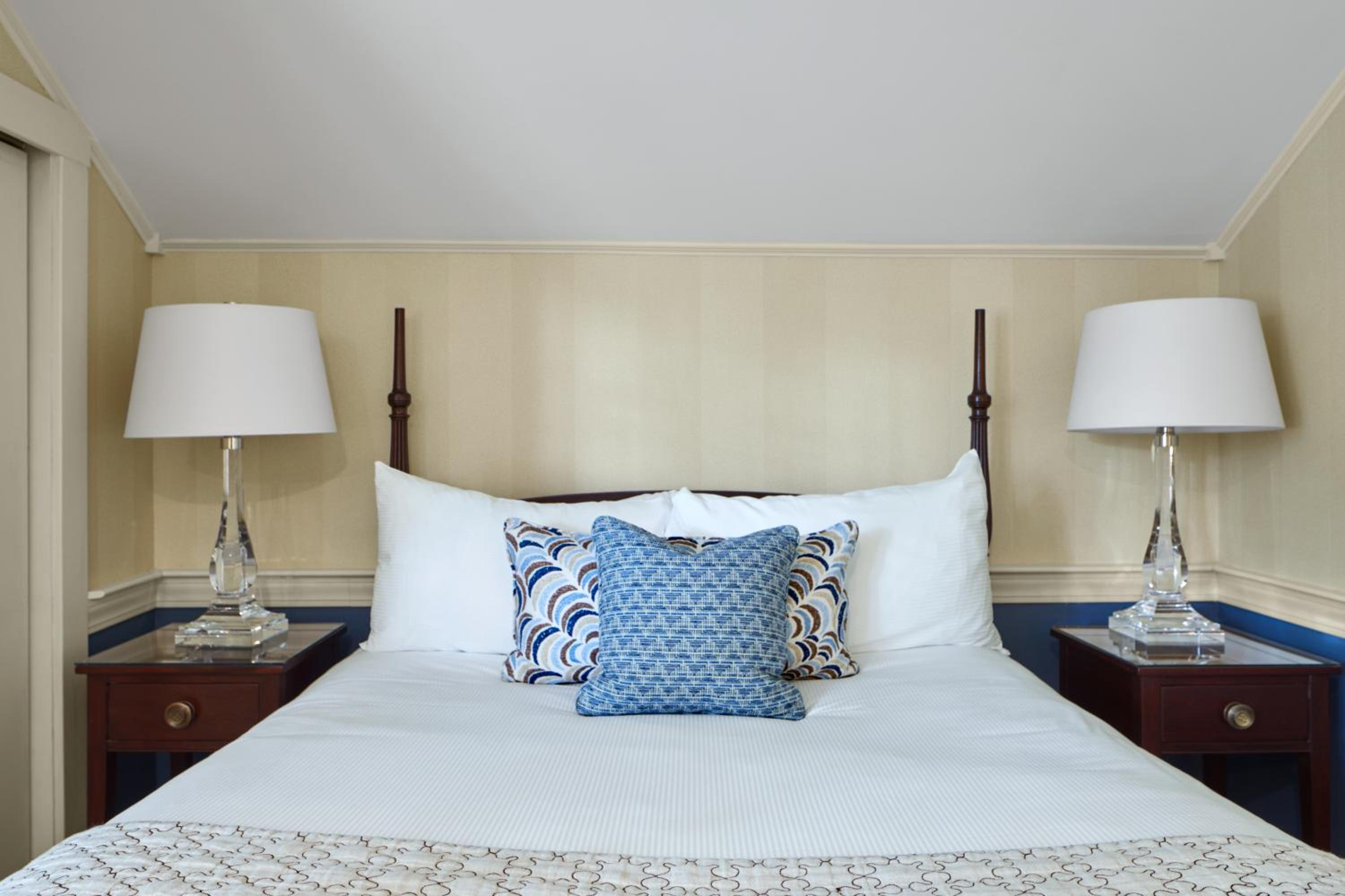Standard Queen Room photo 2