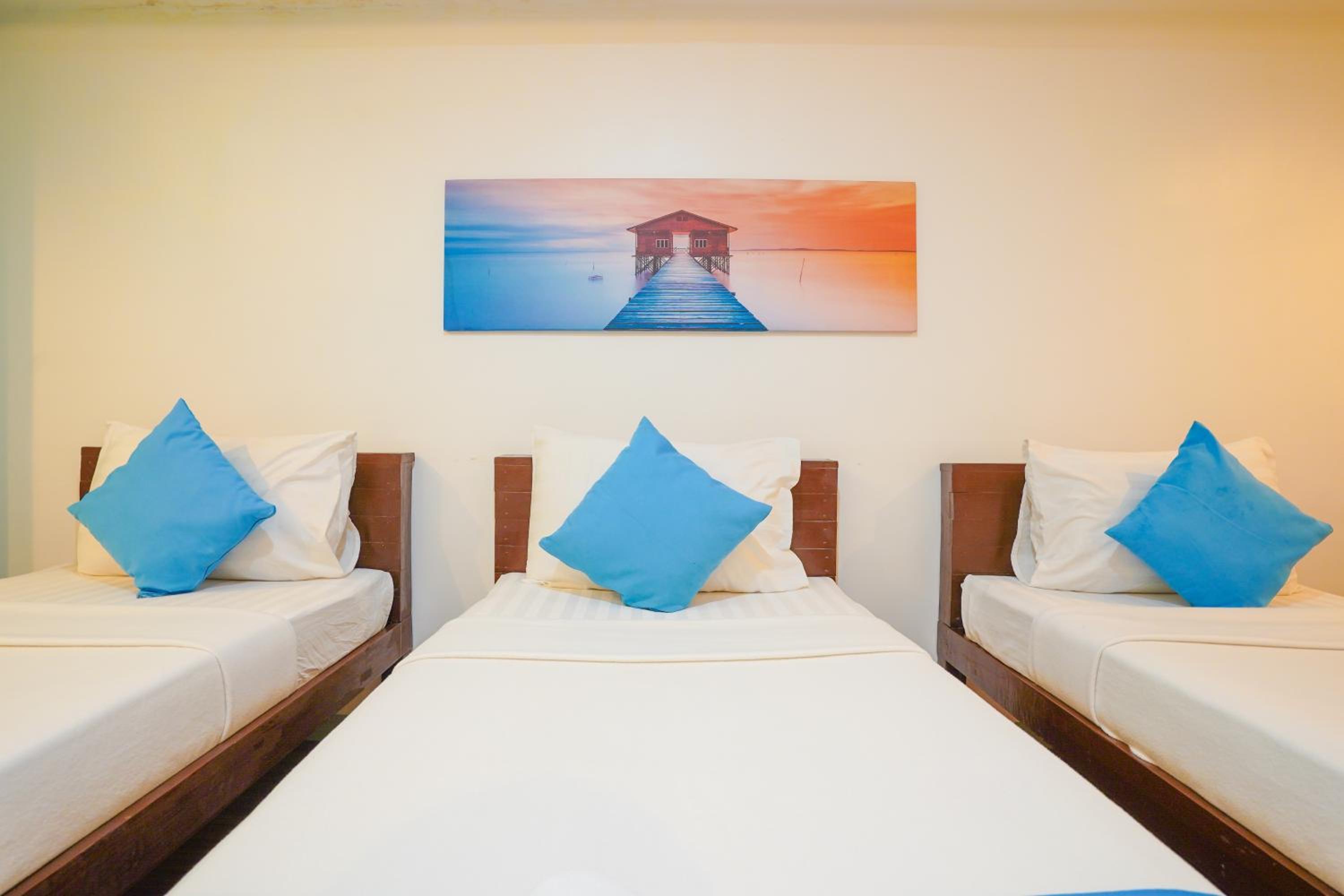Quadruple Room - Photo 5