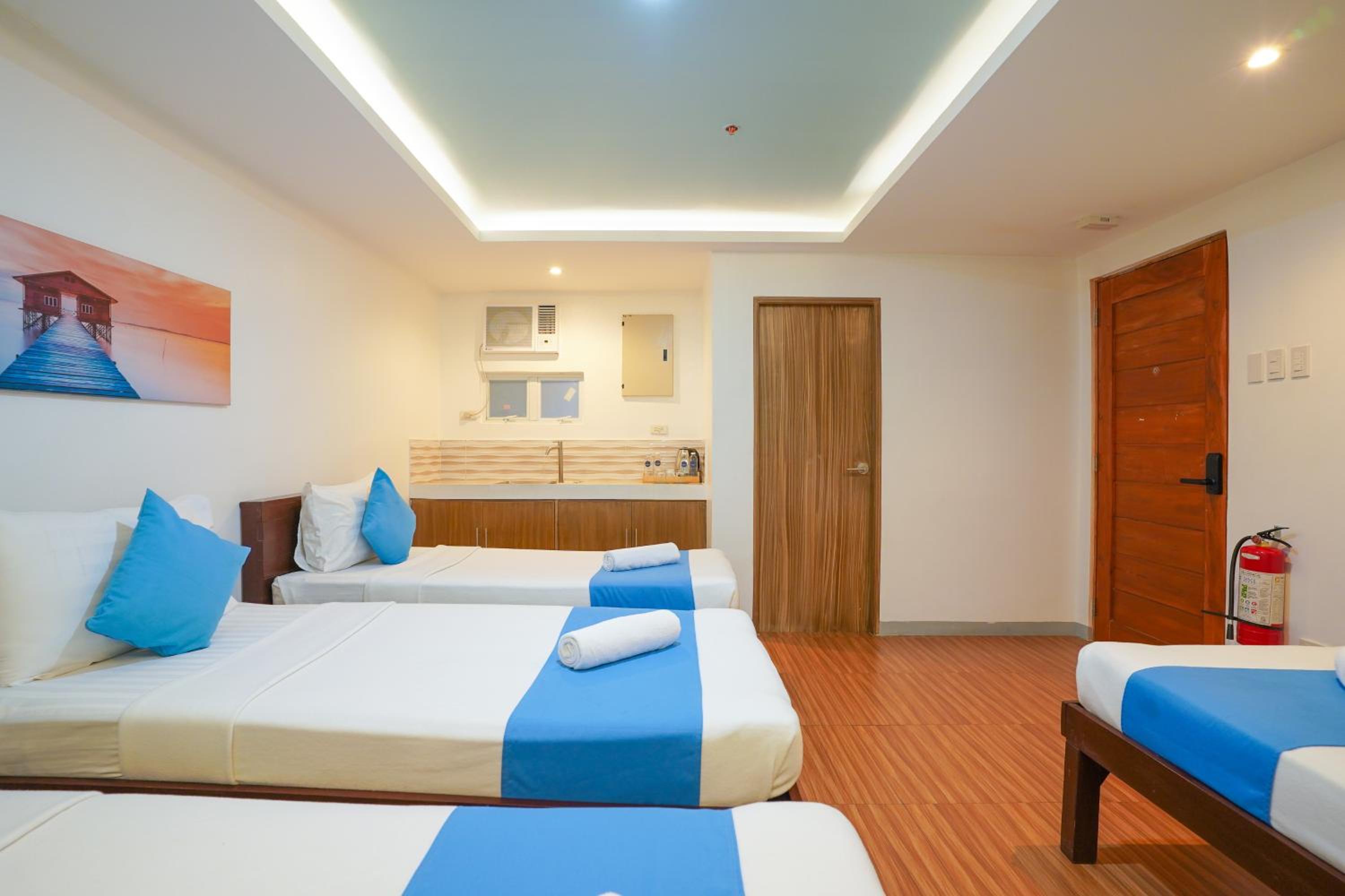 Quadruple Room - Photo 2