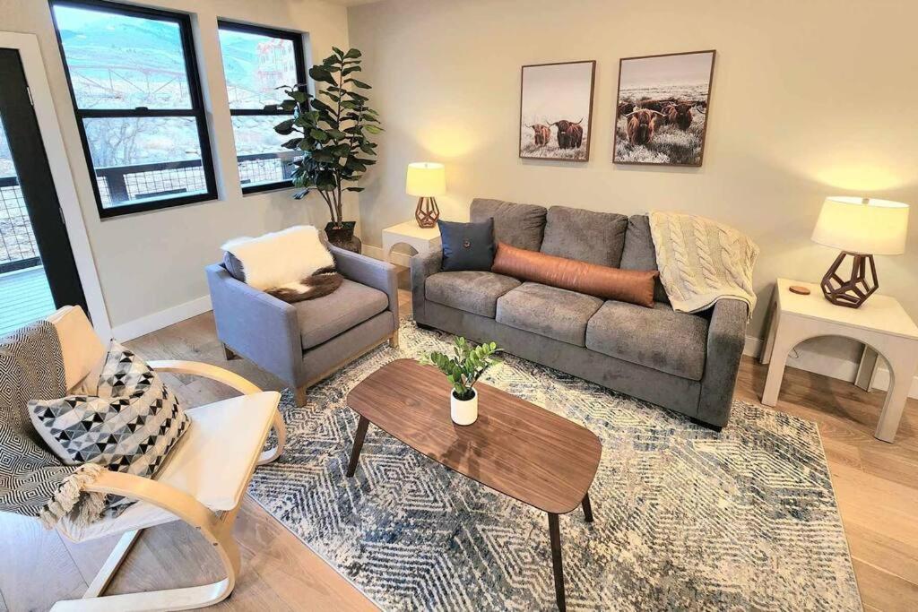 Three-Bedroom House photo 1