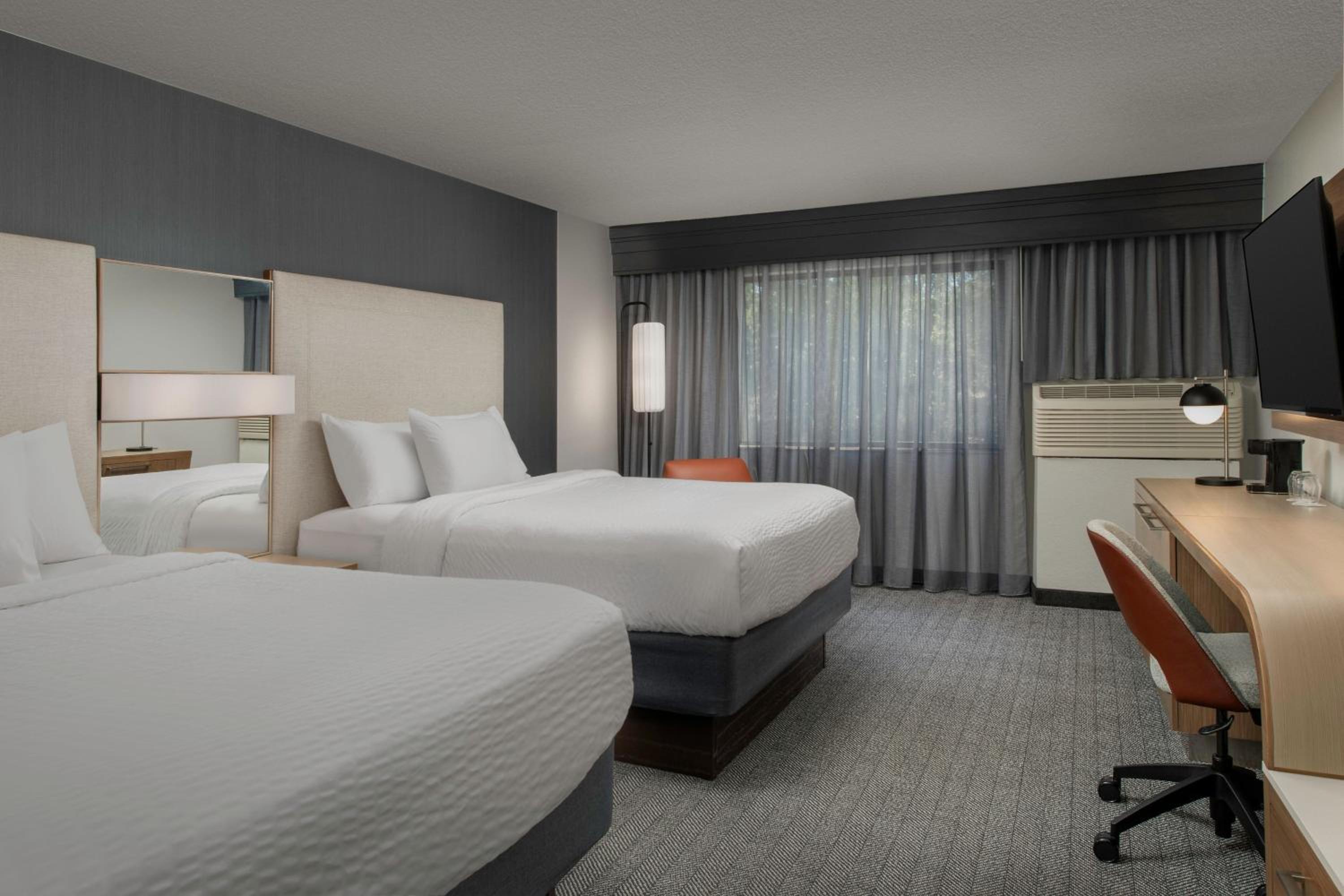 Queen Room with Two Queen Beds - Photo 1