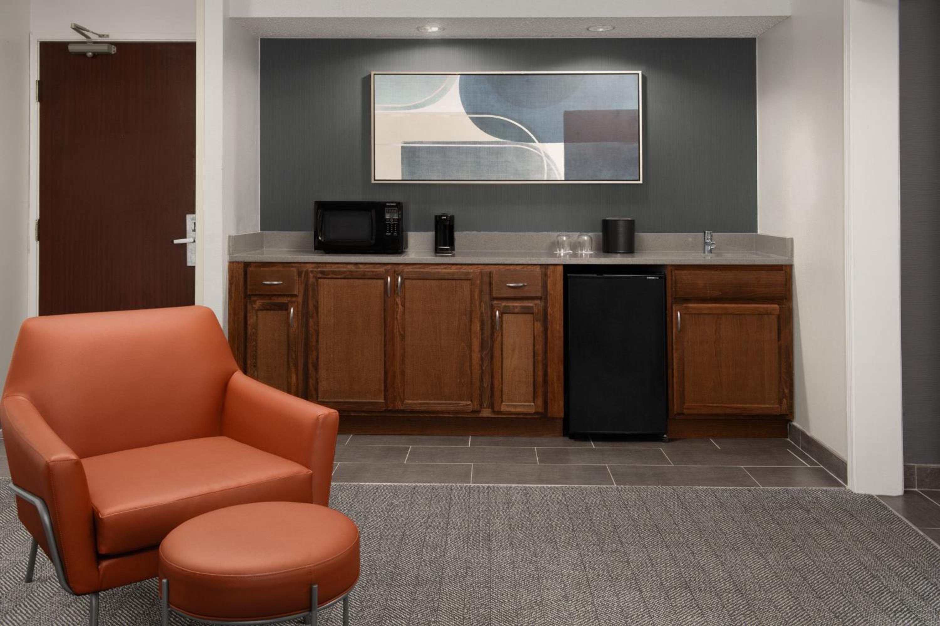 King Suite with Sofa Bed - Photo 3