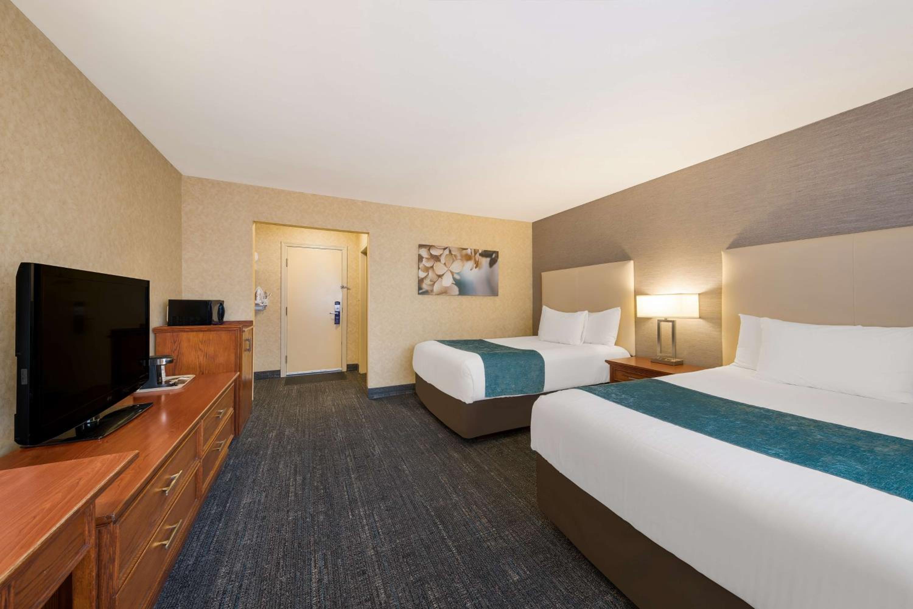 Double Room with Two Double Beds- Upper Floor photo 2