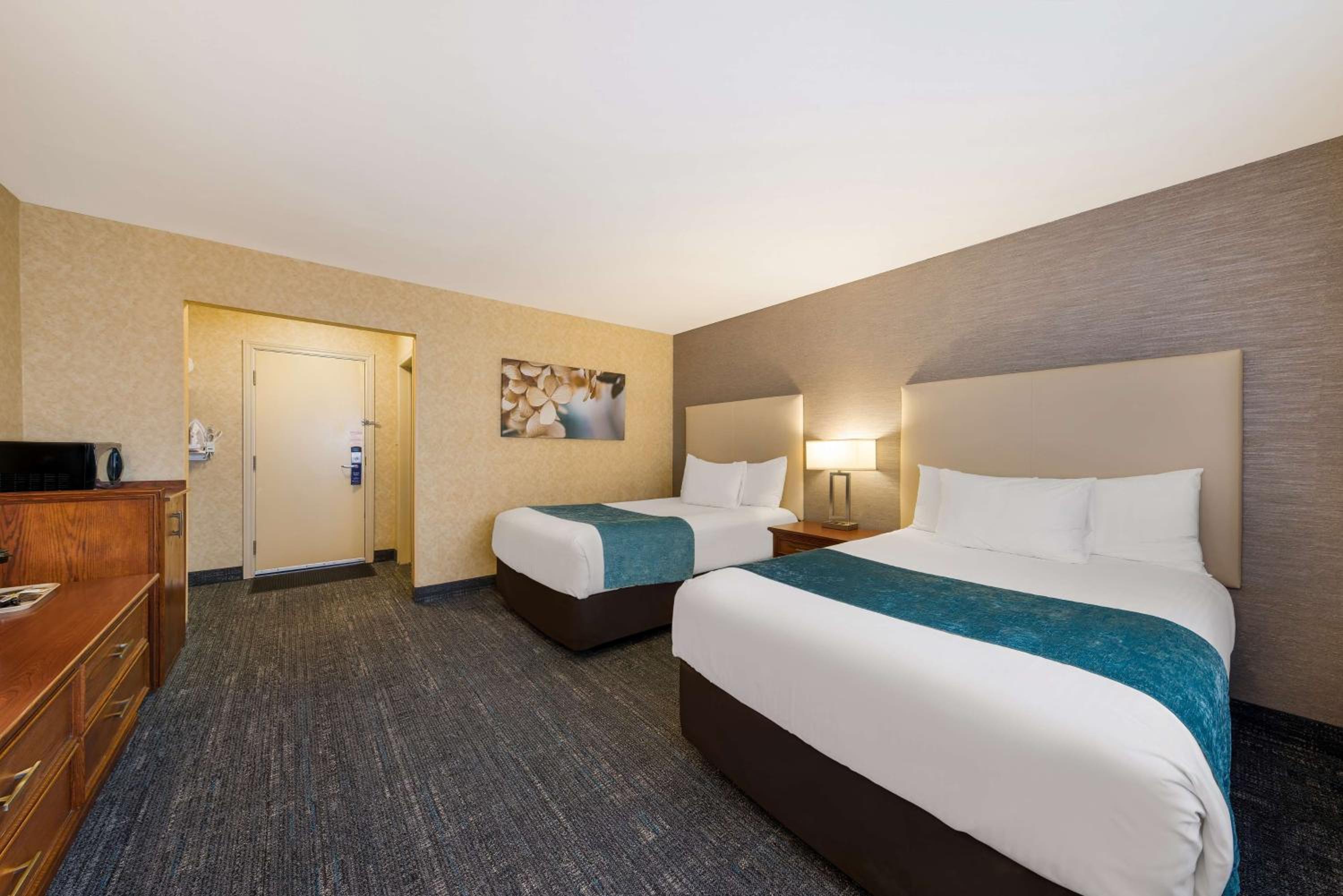 Double Room with Two Double Beds- Upper Floor photo 1
