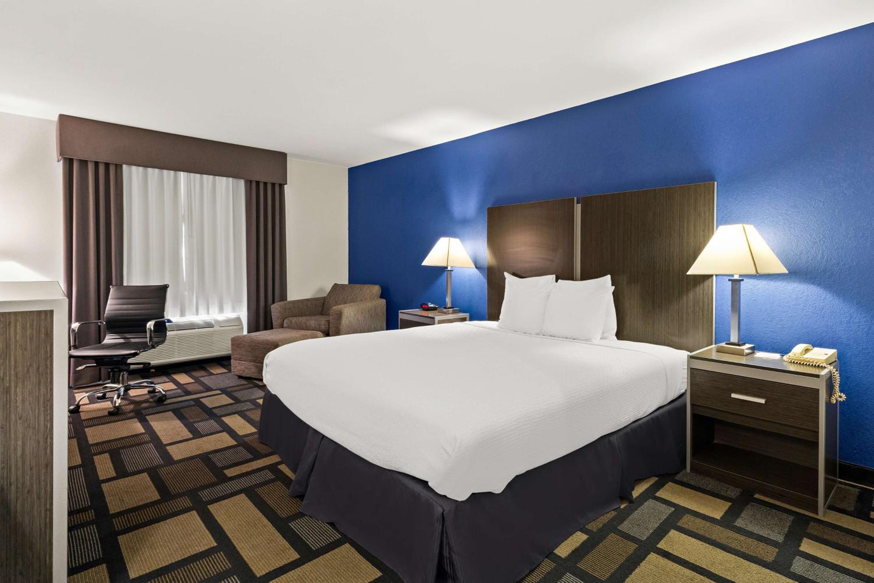 King Room - Non-Smoking at Best Western Galleria Inn & Suites in Houston