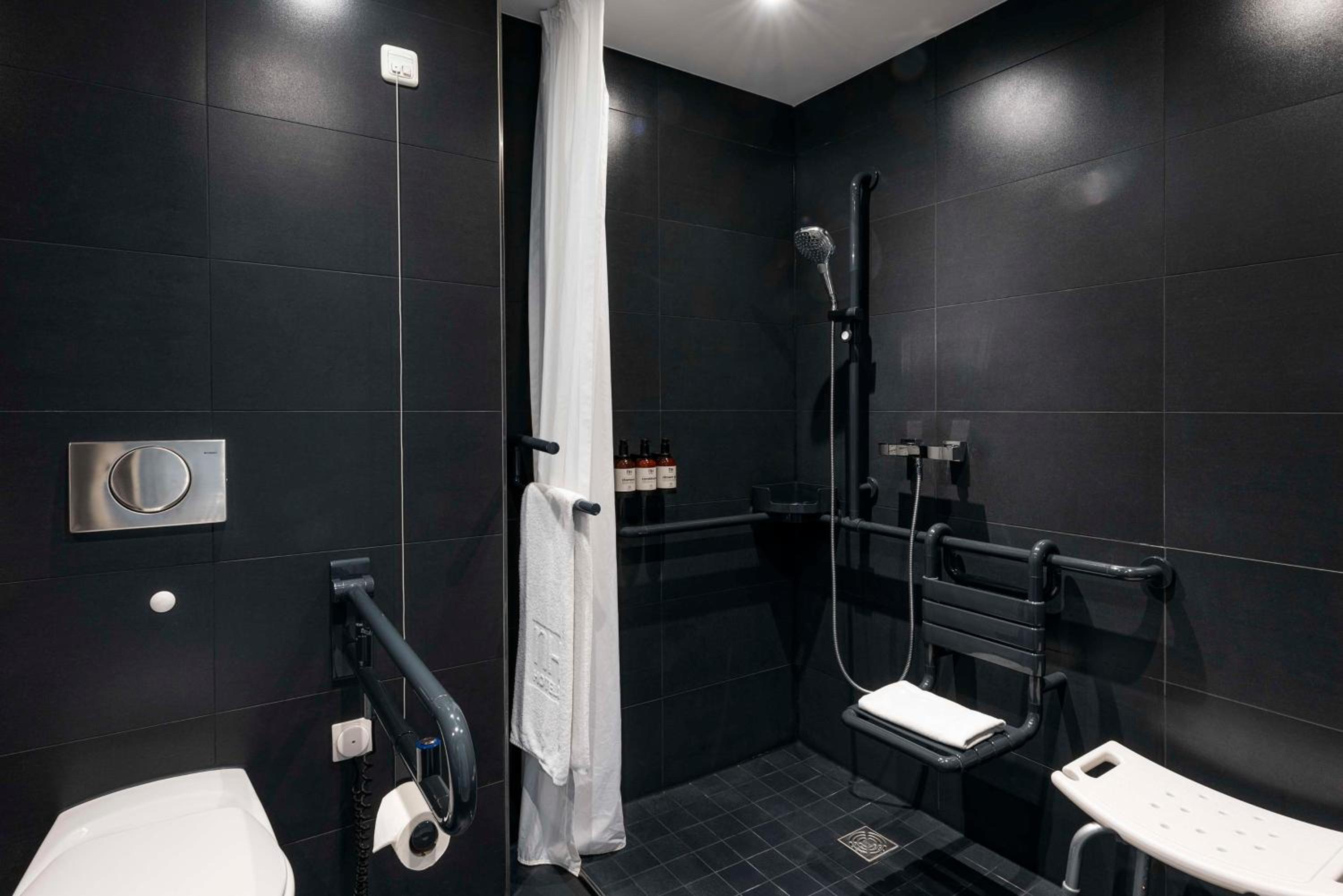 Standard Double or Twin Room - Photo 4