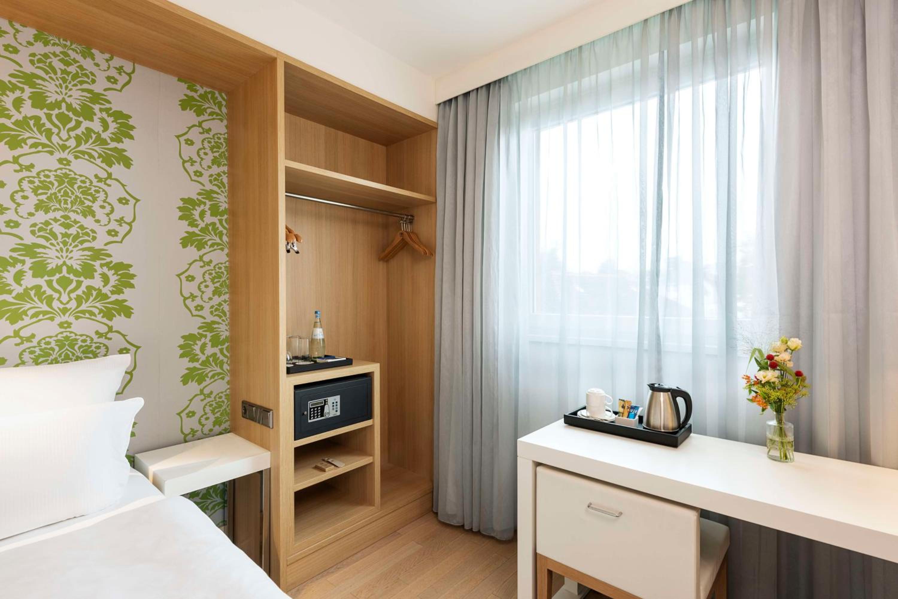 Standard Double or Twin Room - Photo 2