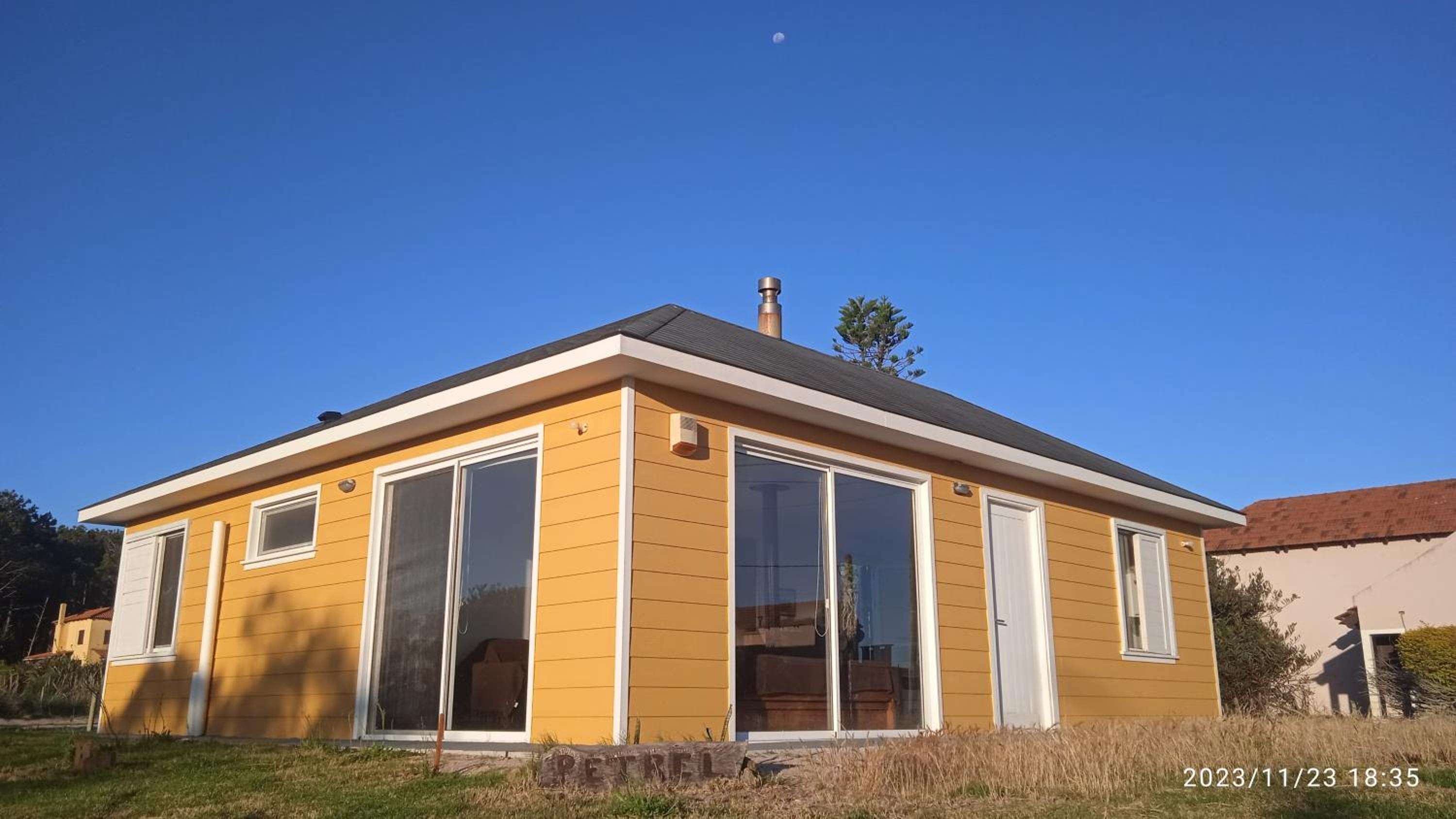 One-Bedroom House photo 1