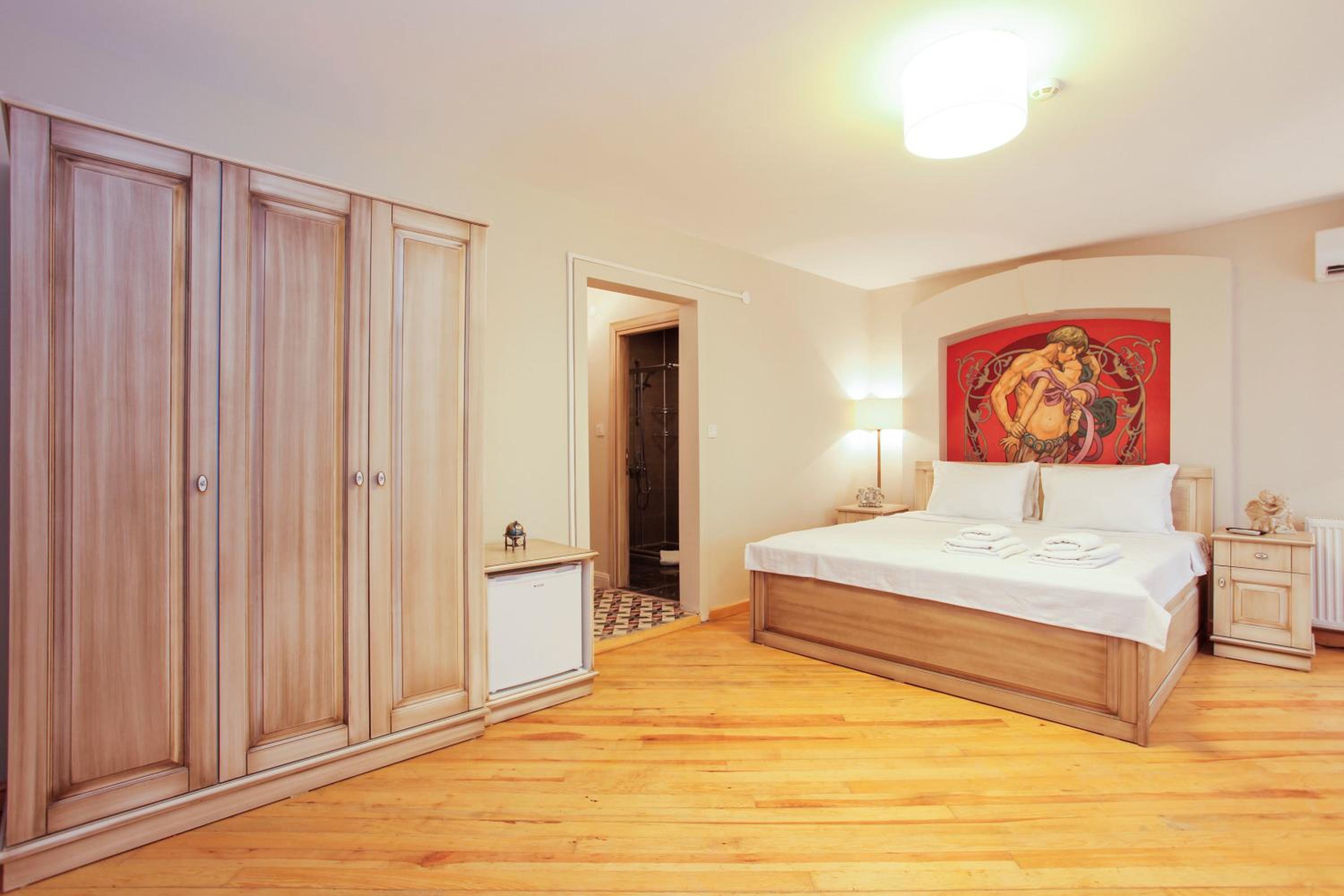 Deluxe Suite with Balcony photo 3