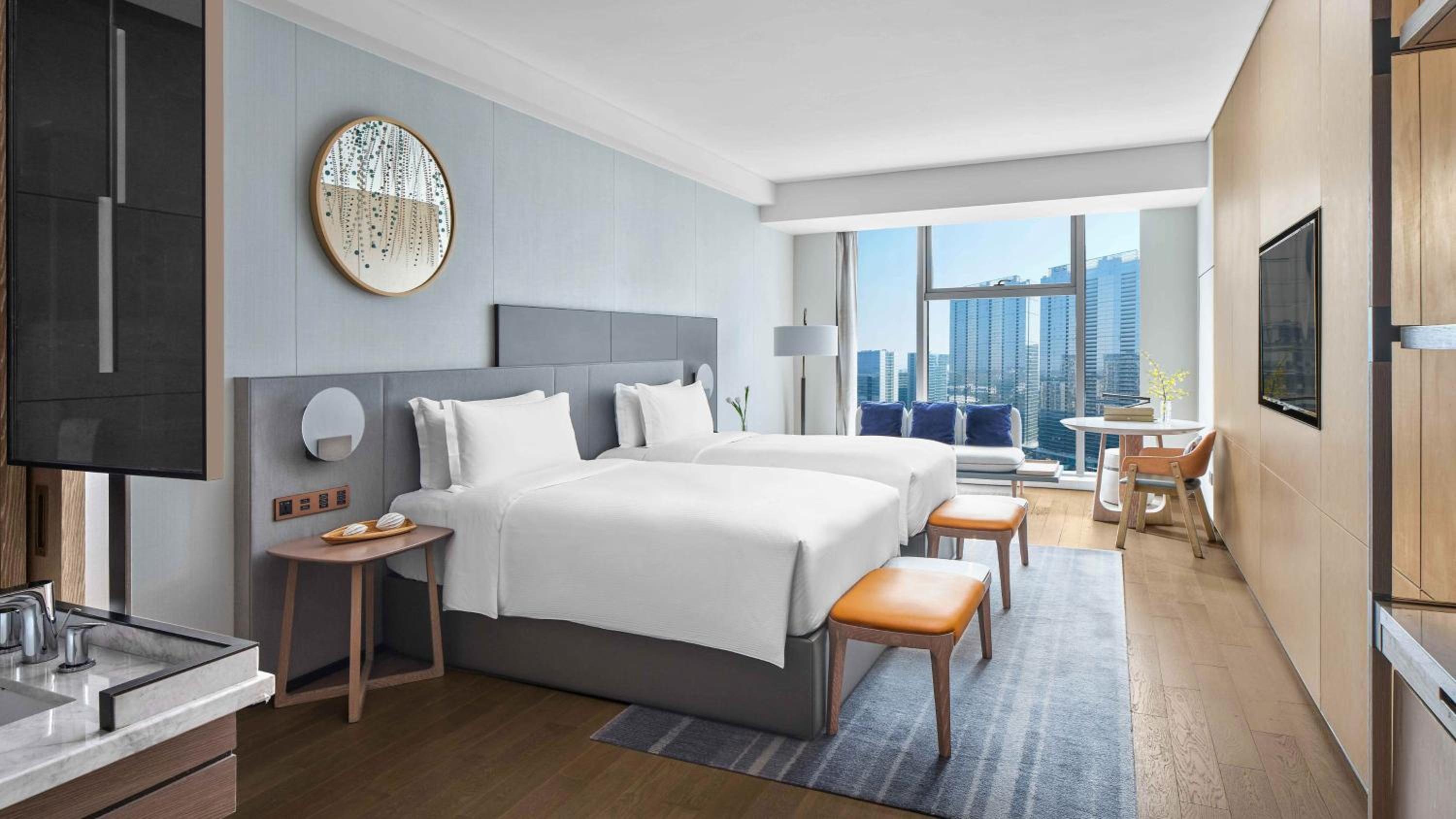 Premium Twin Room - Photo 4