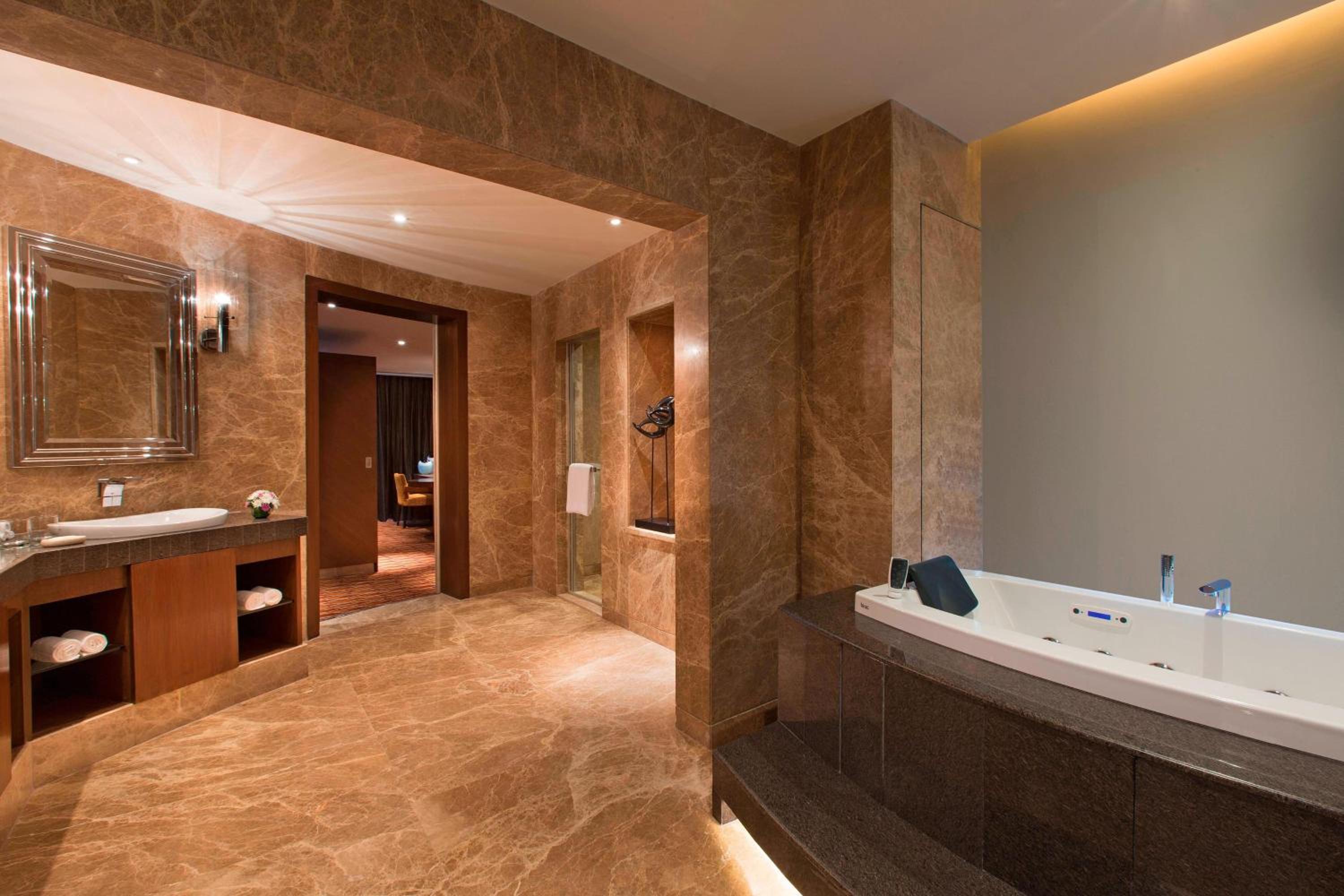 Presidential Suite, 1 King, Club lounge access Presidential Suite, 1 King, Club lounge access
