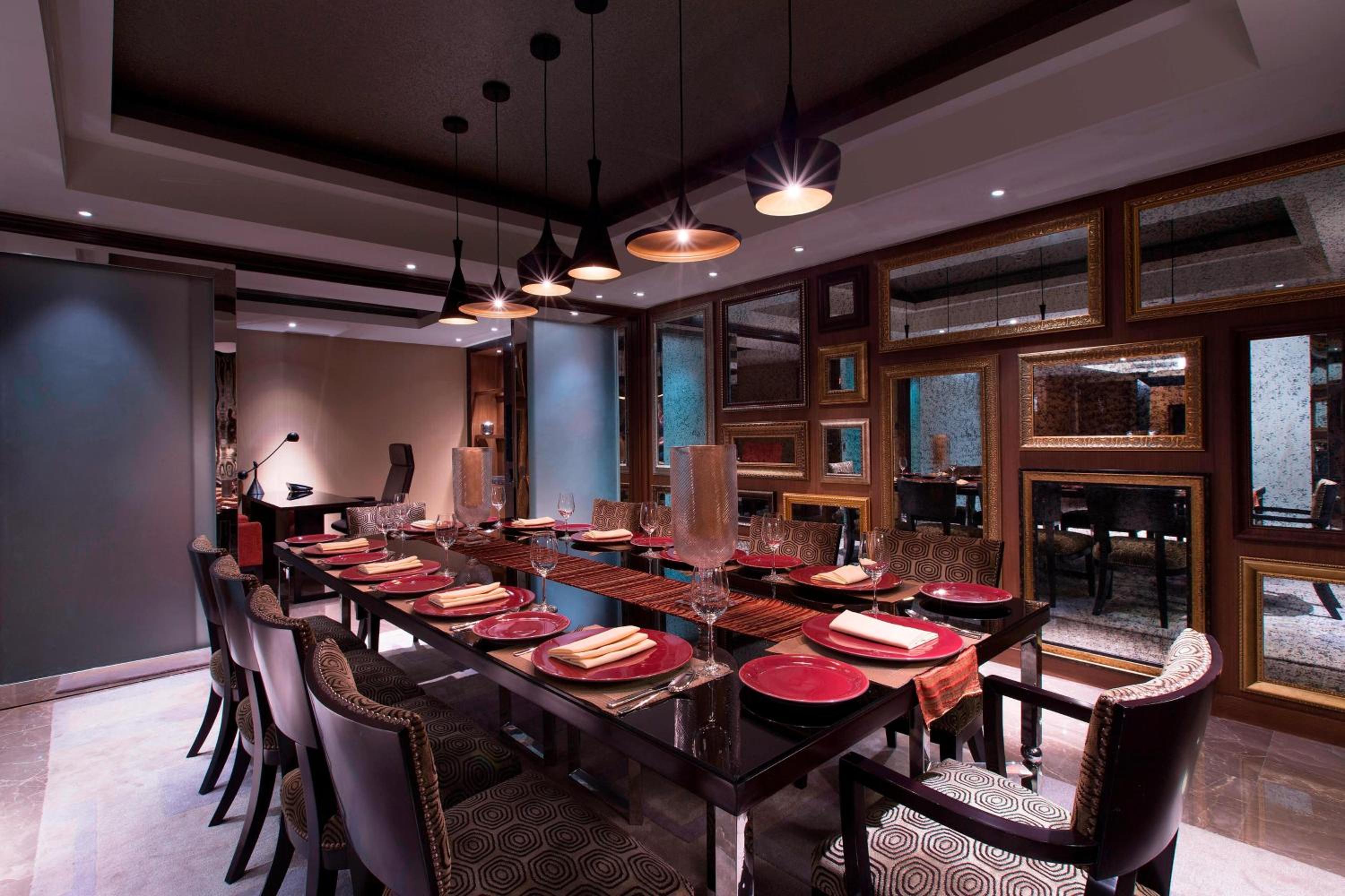 Presidential Suite, 1 King, Club lounge access Presidential Suite, 1 King, Club lounge access