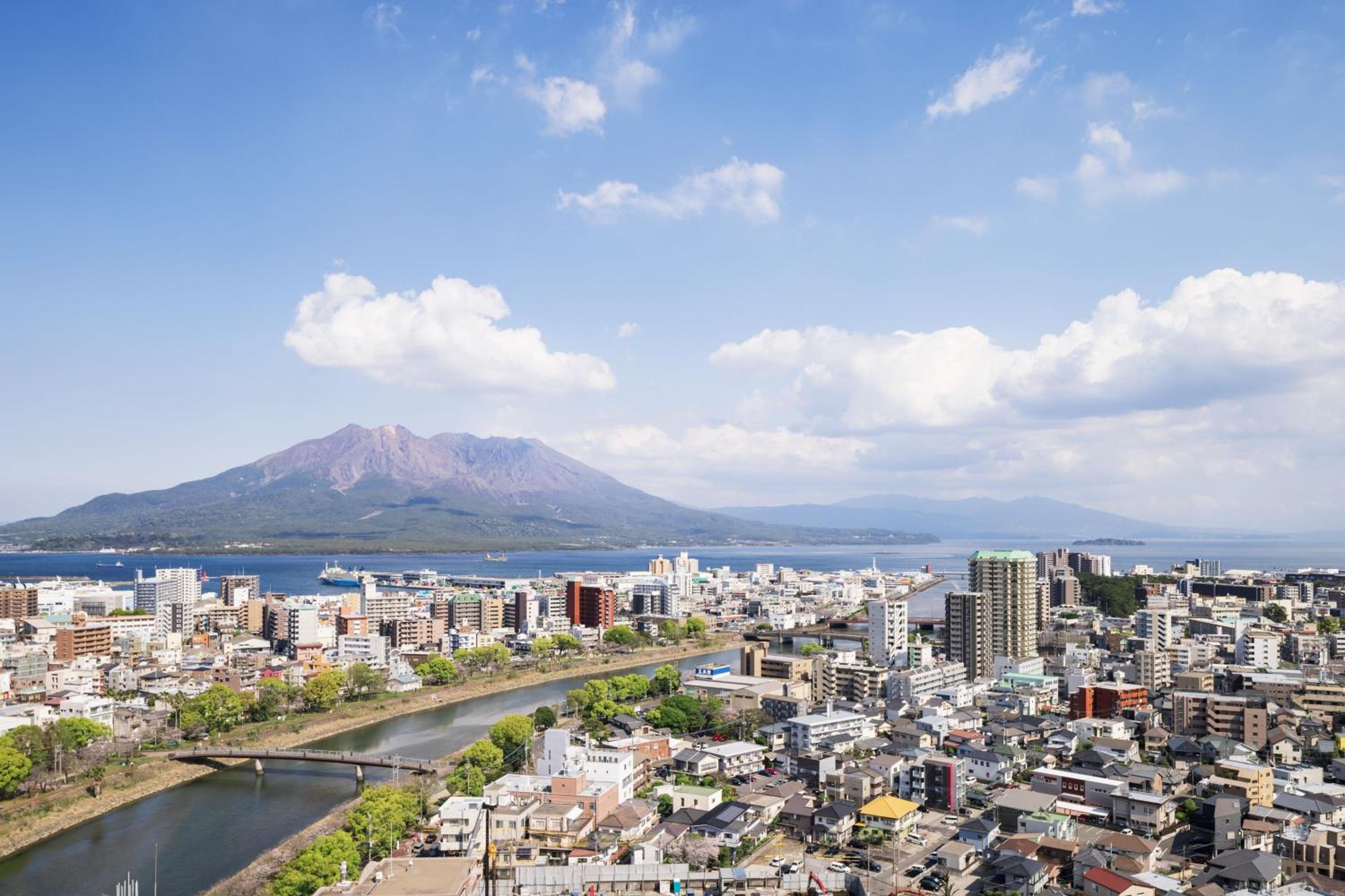 Club King Room with Sakurajima View and Club Lounge Access - Photo 4