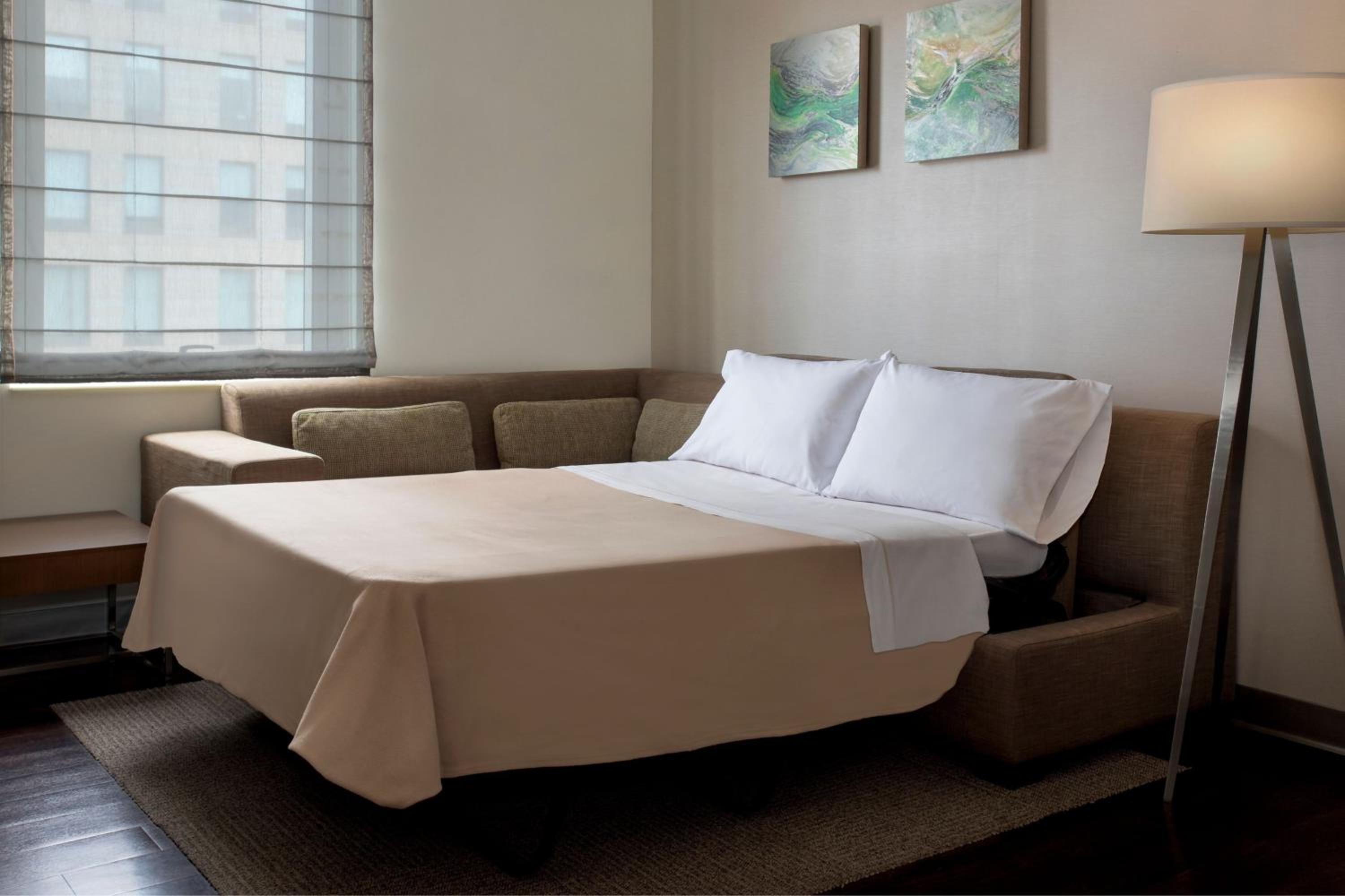 King Studio Suite with Roll-In Shower - Mobility Accessible