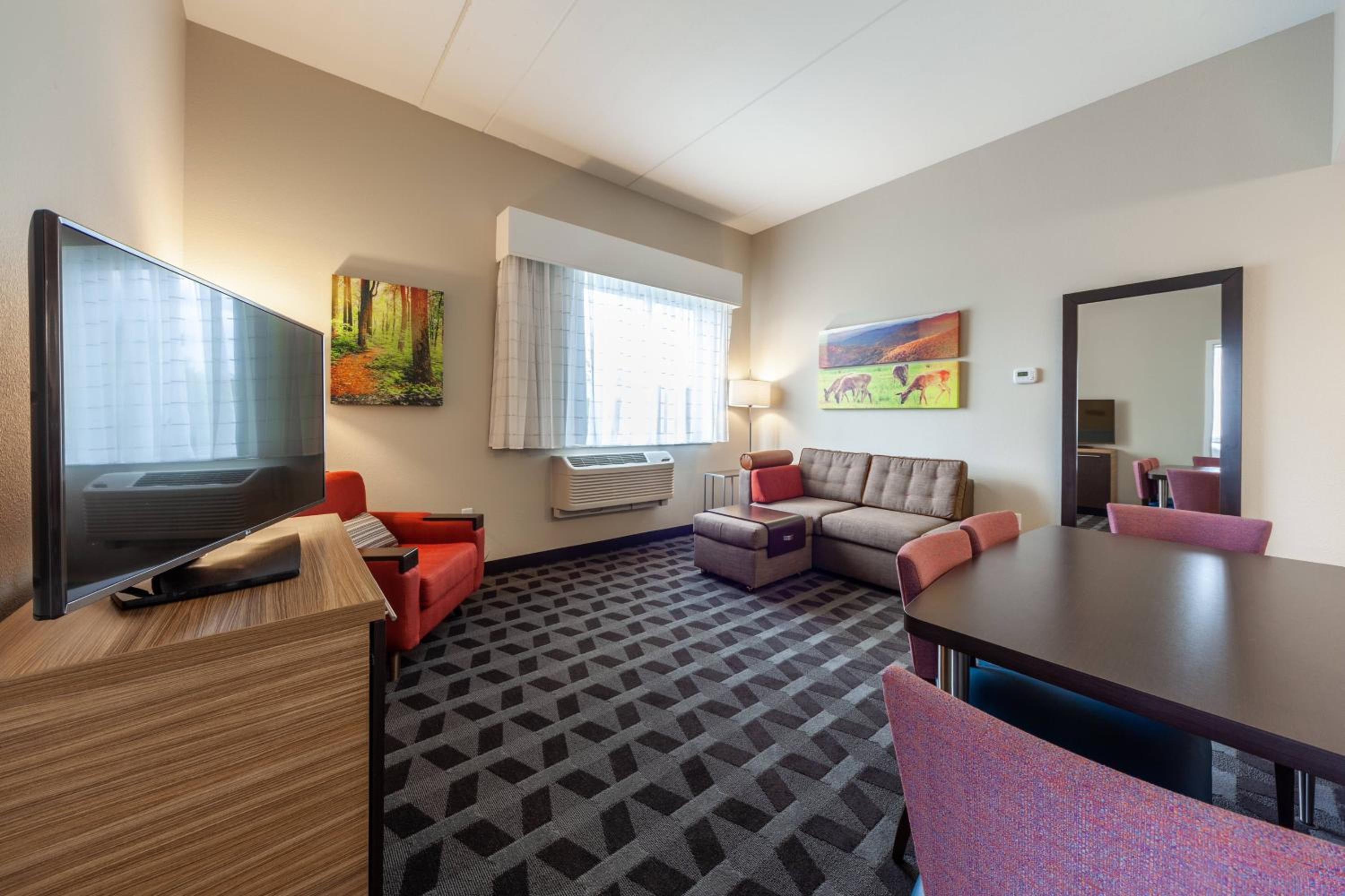 2 Bedroom Suite - Photo 1