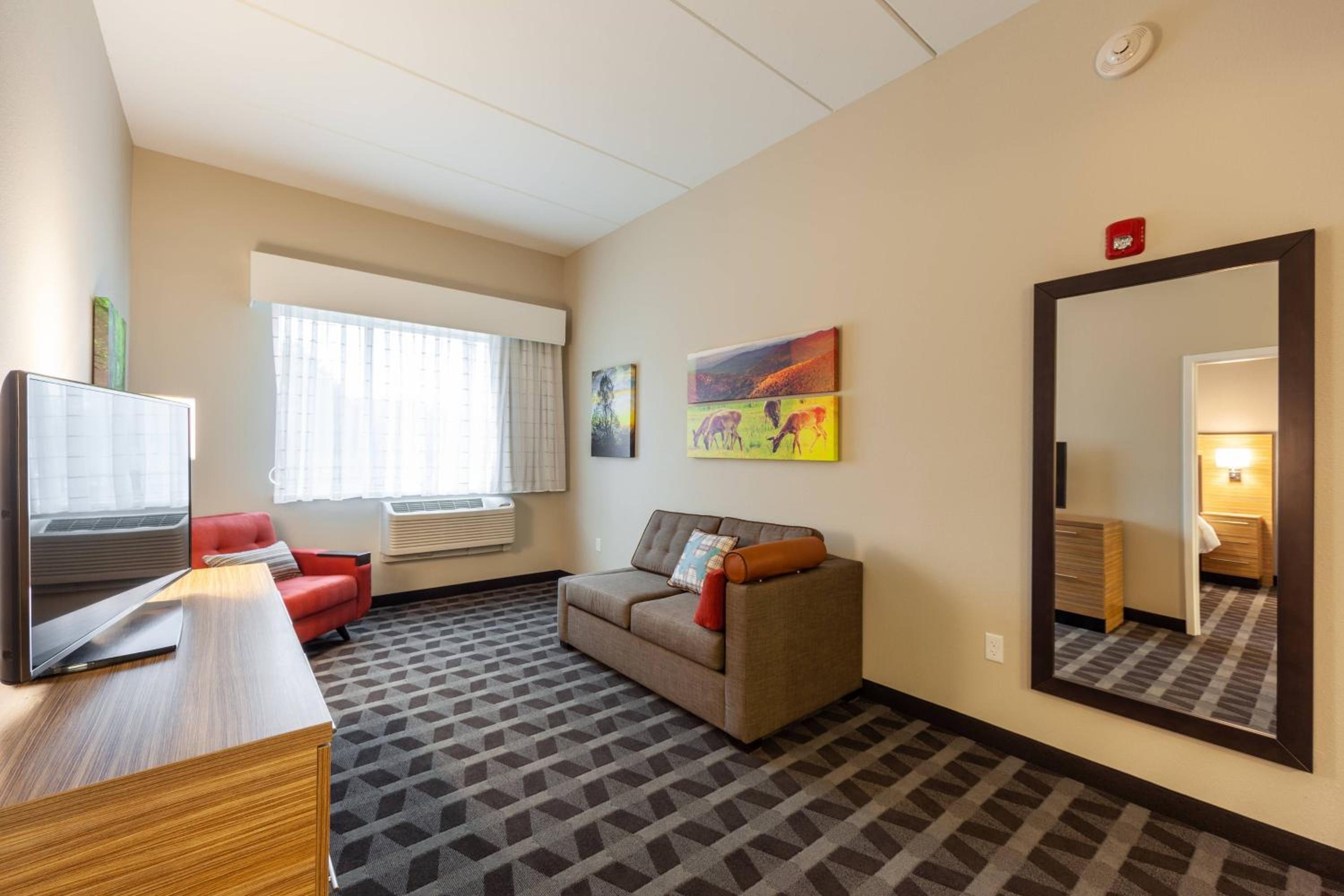 2 Bedroom Suite - Photo 4