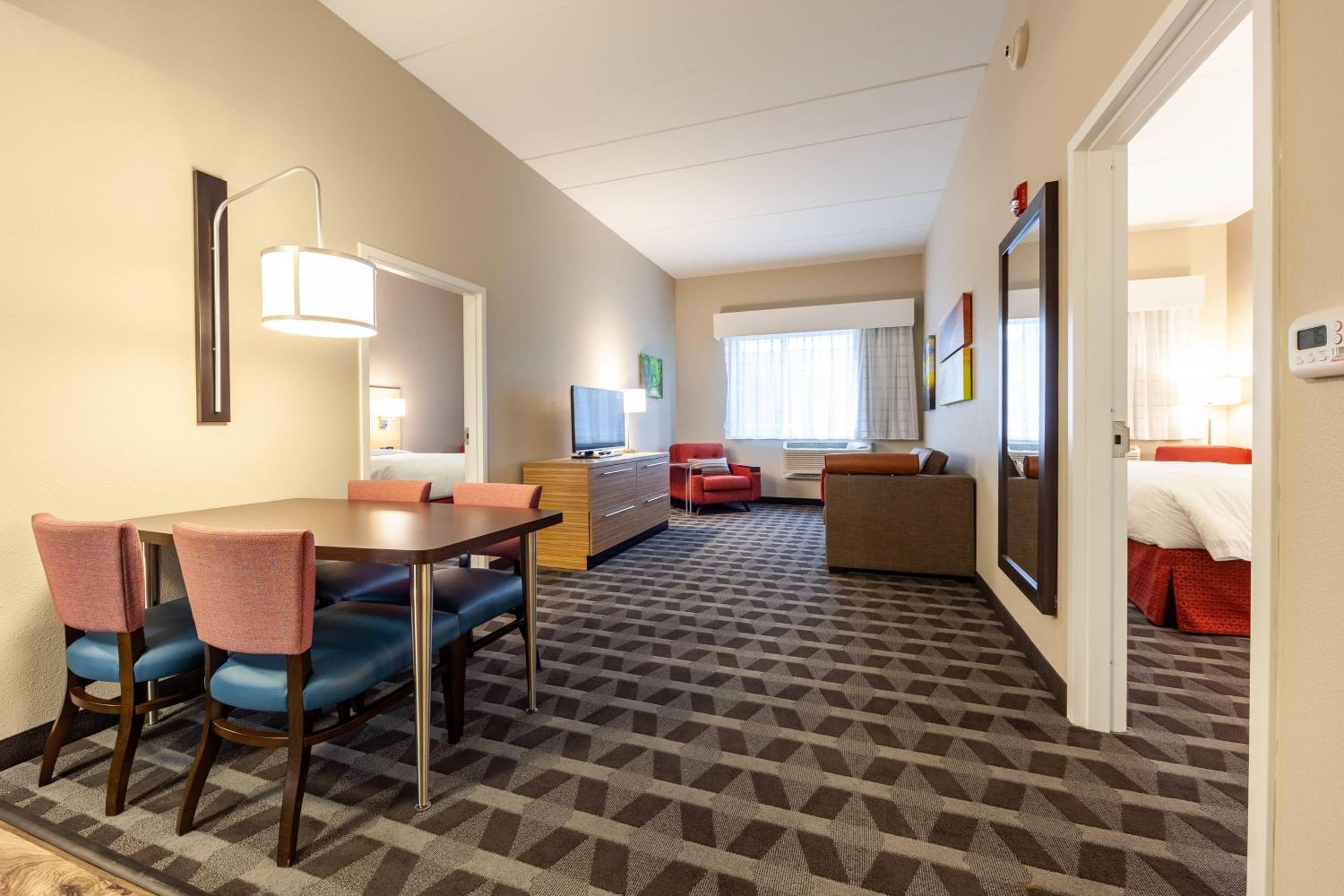 2 Bedroom Suite - Photo 5