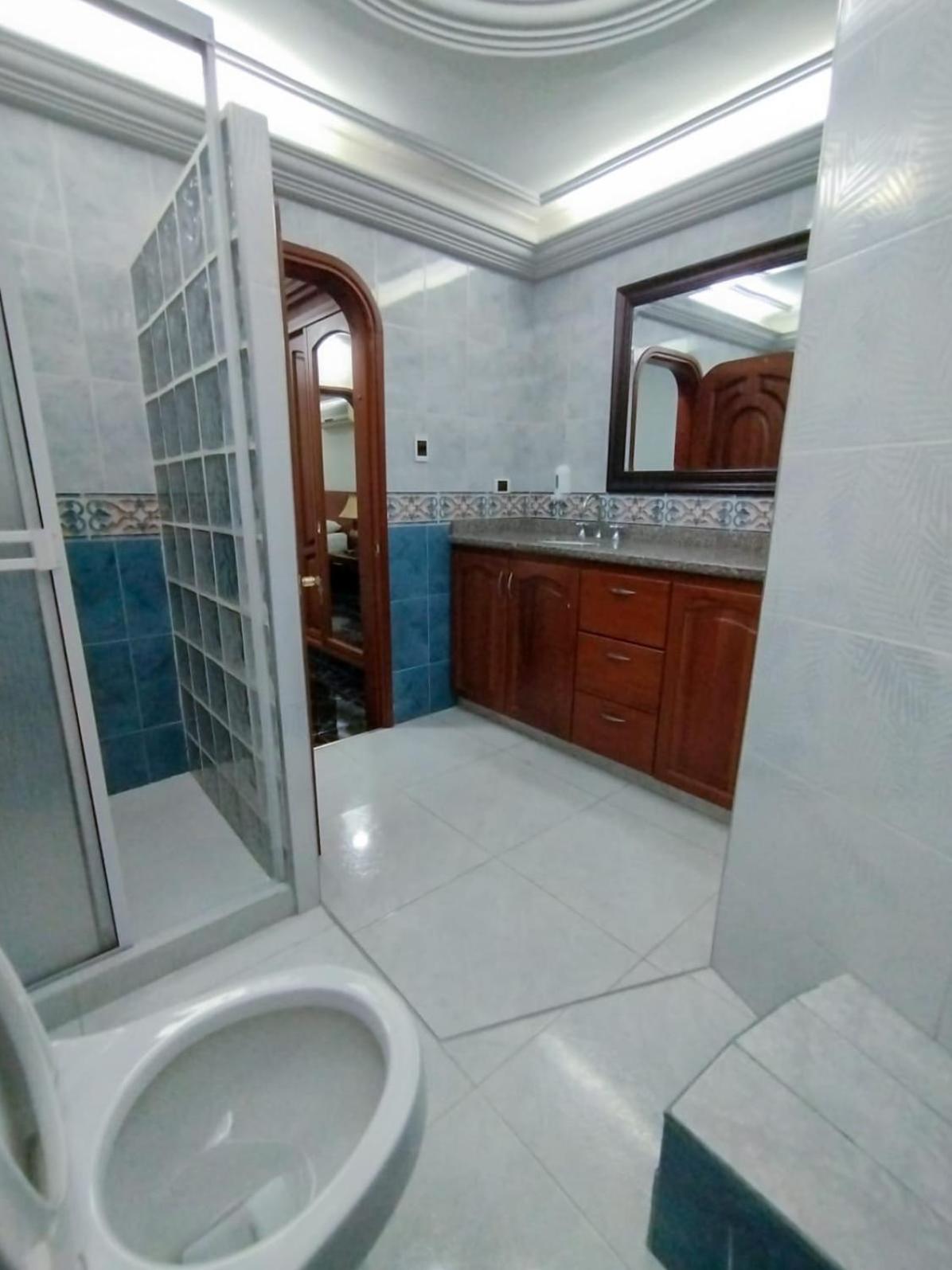 Family Room with Private Bathroom photo 2