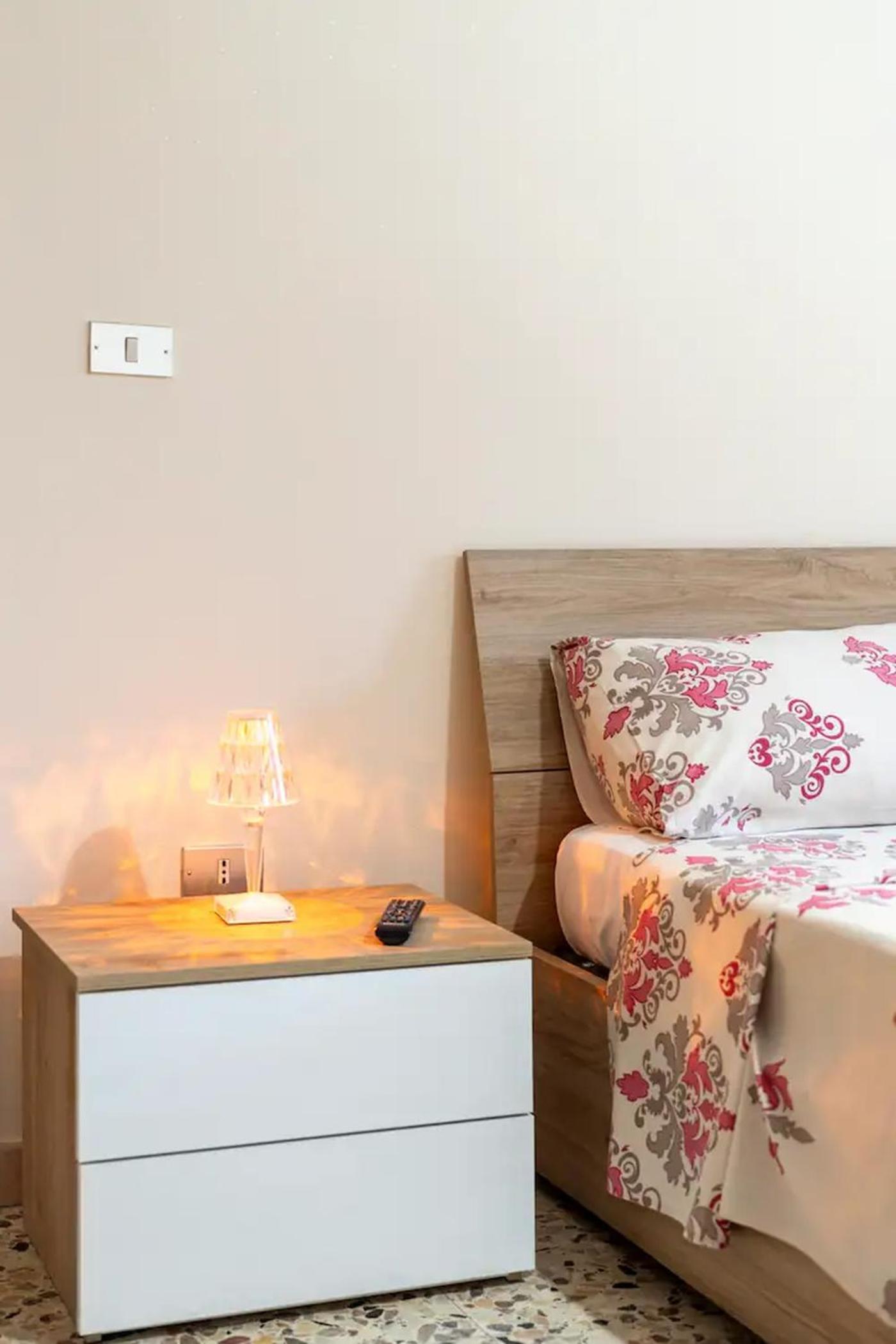 One-Bedroom Apartment - Photo 8