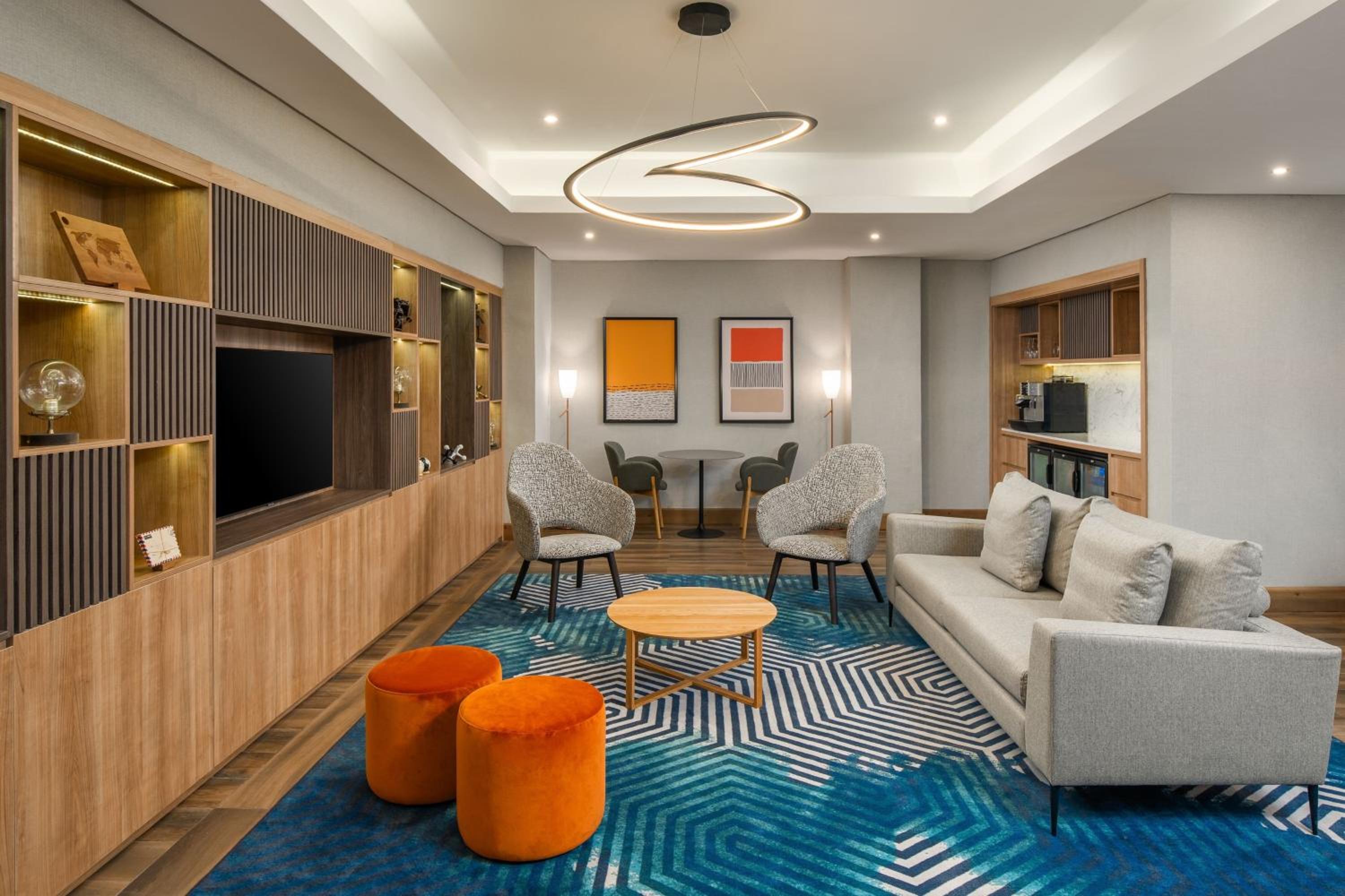 Two-Bedroom Suite - Executive Lounge Access photo 2