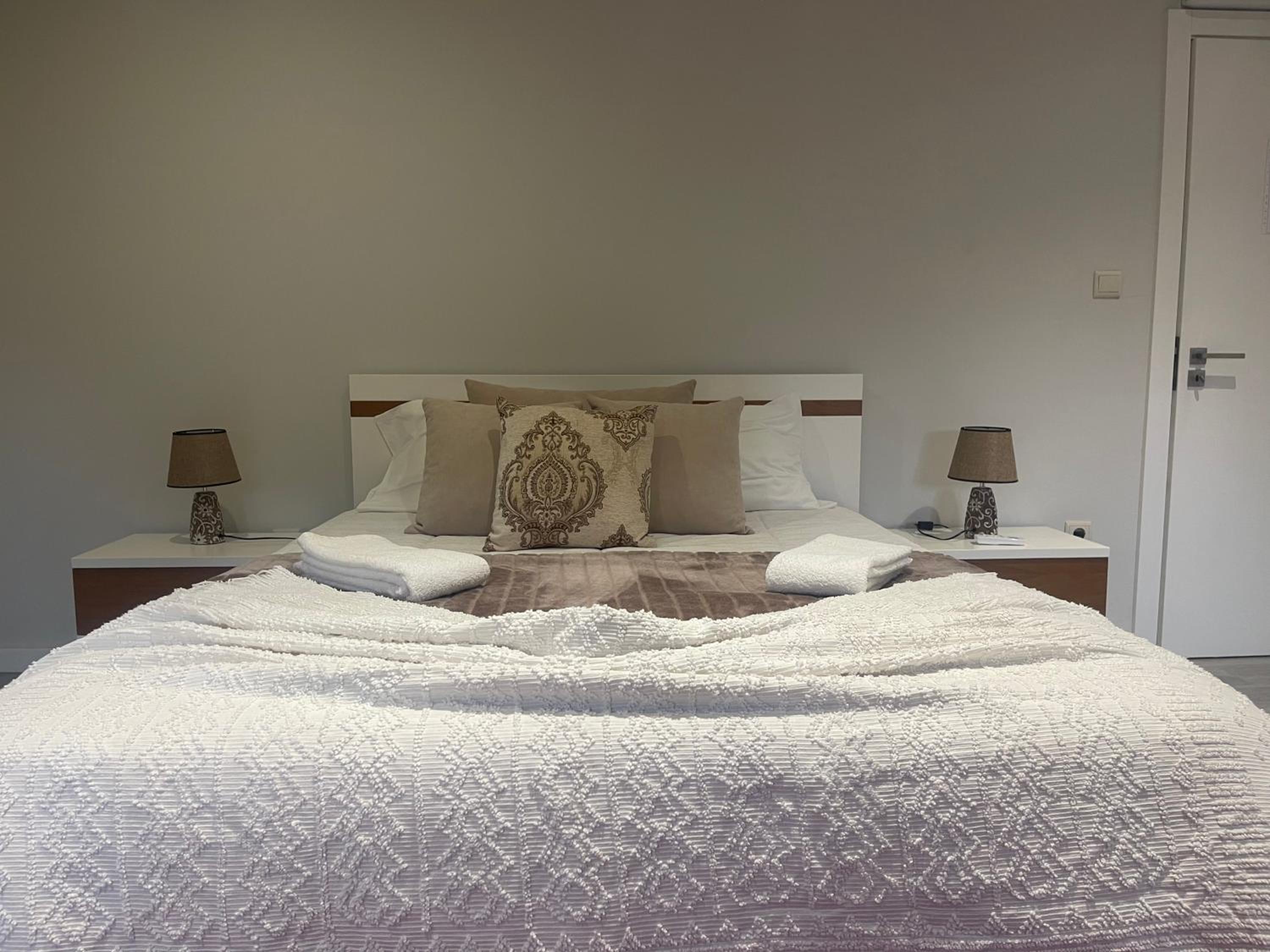 Two-Bedroom House - Photo 1