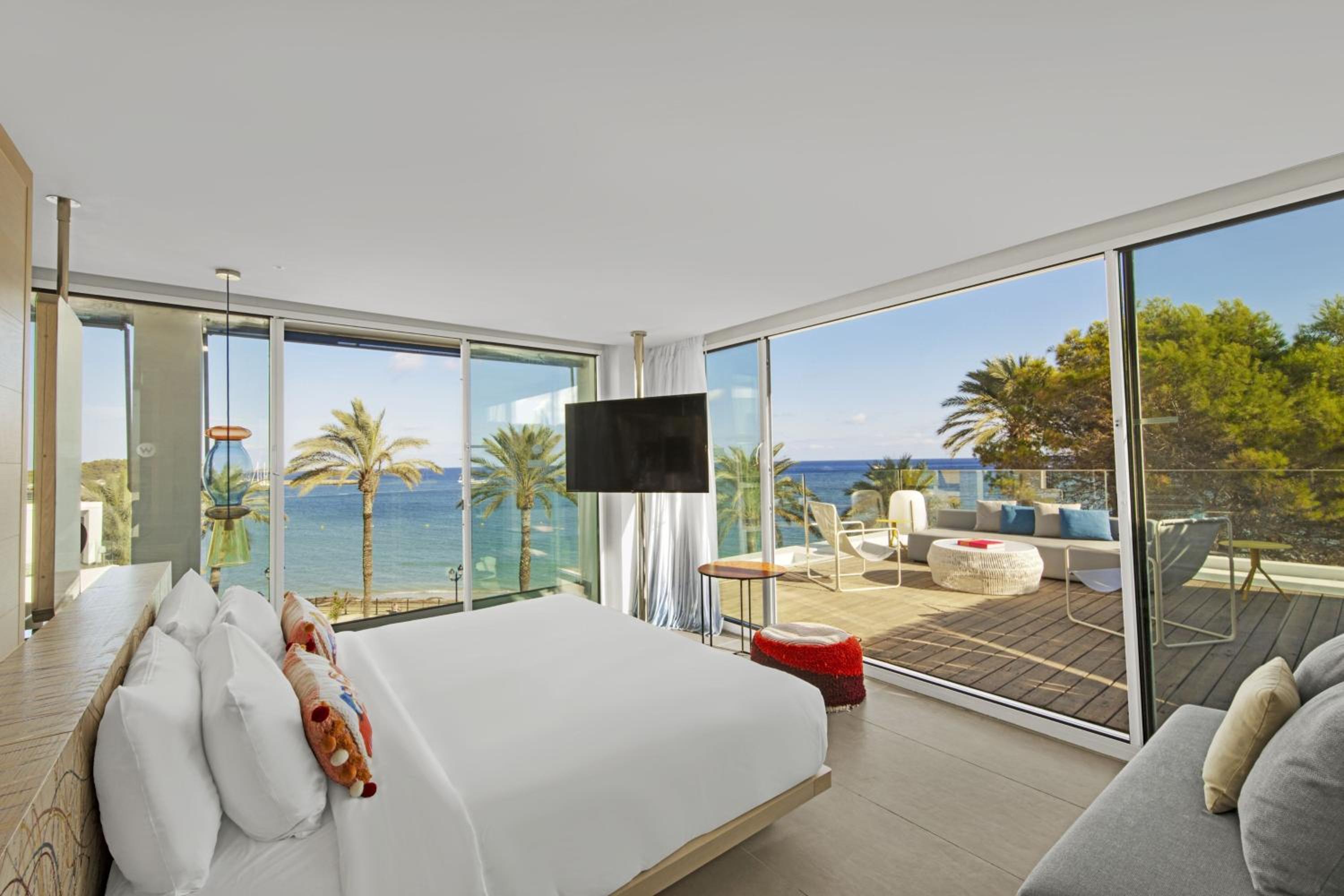Premier Corner King Suite with Terrace