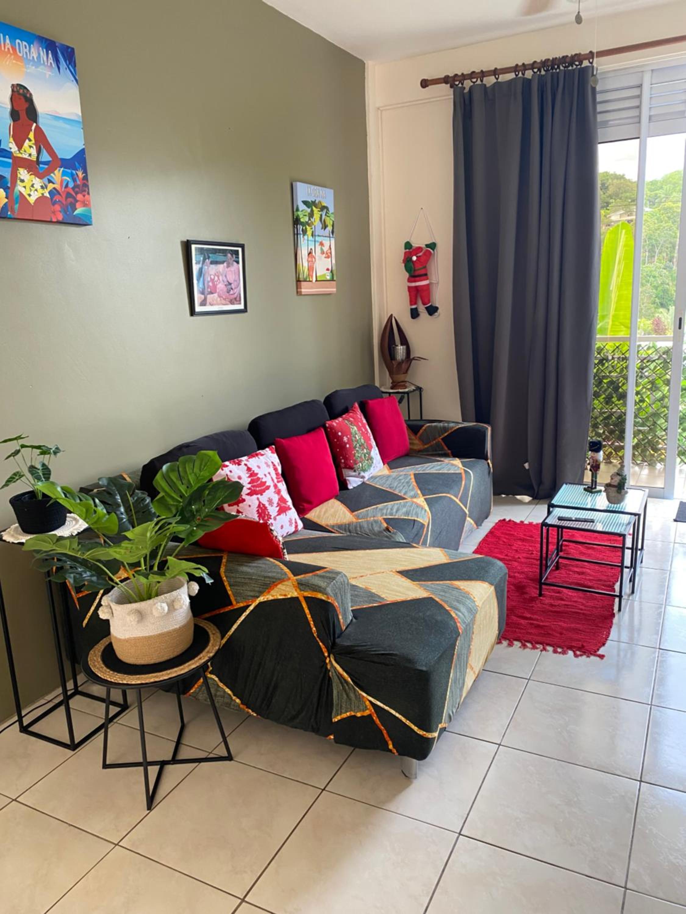 One-Bedroom Apartment photo 2