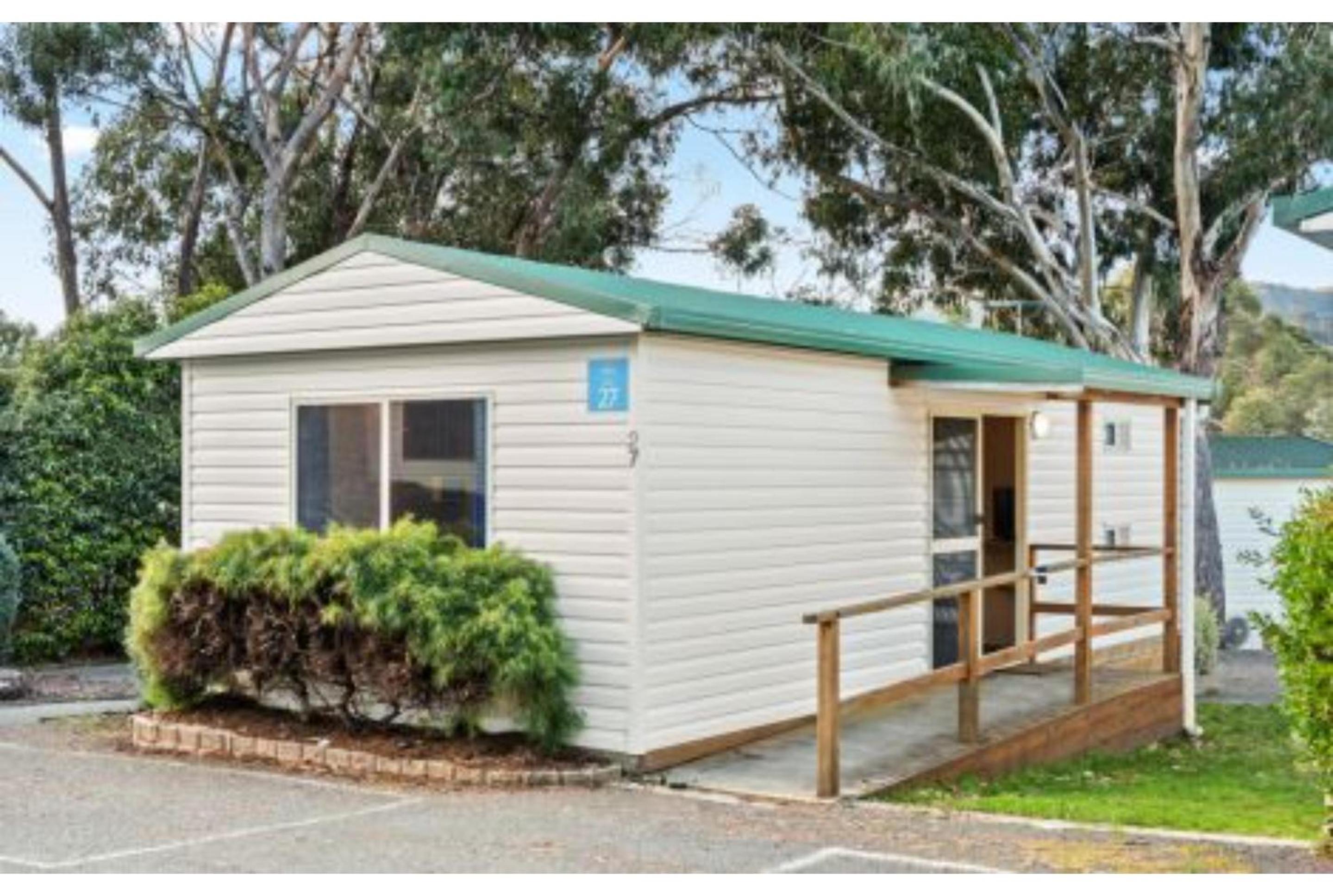 Standard 2 Bedroom Cabin photo 2