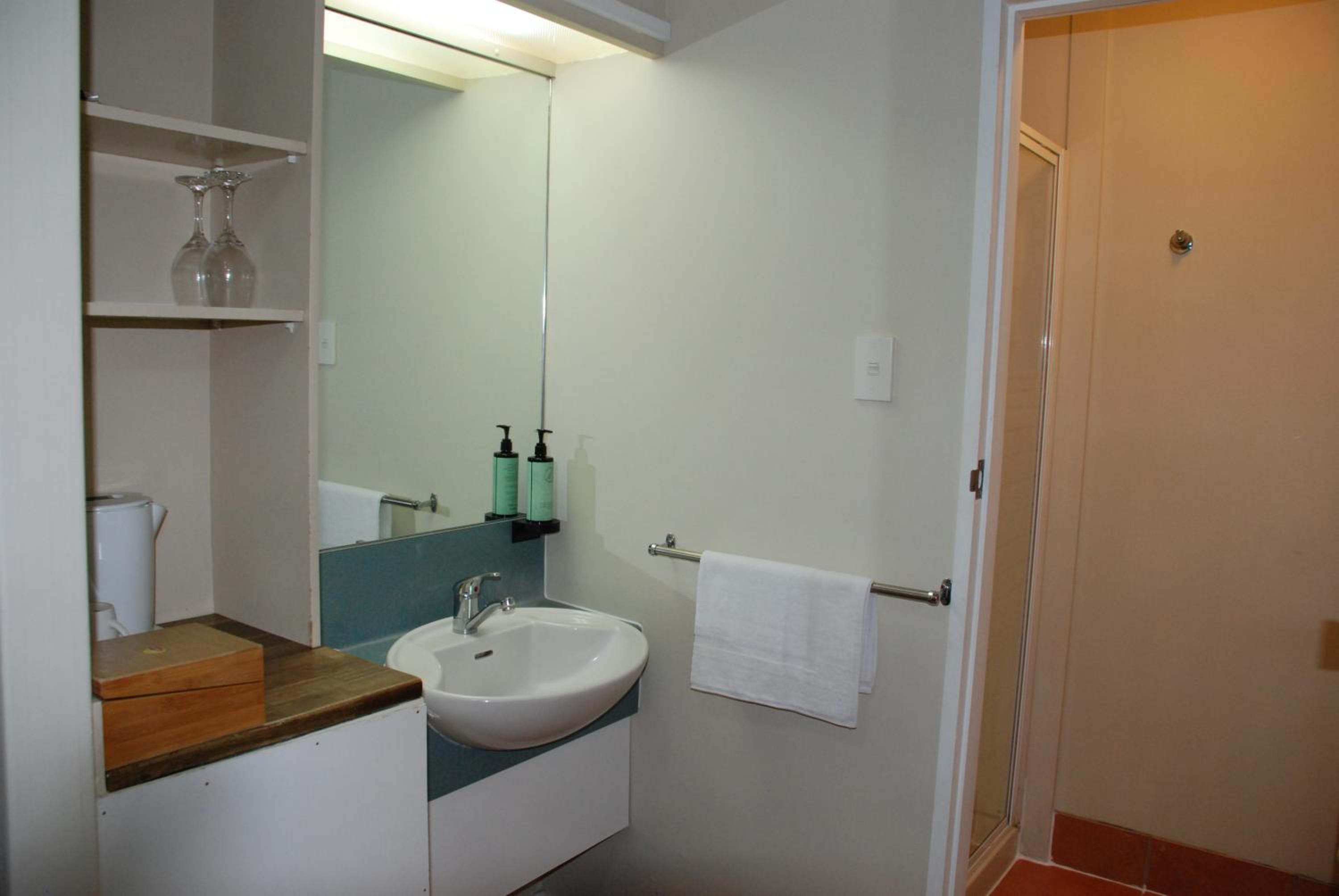 Standard Queen Room photo 3